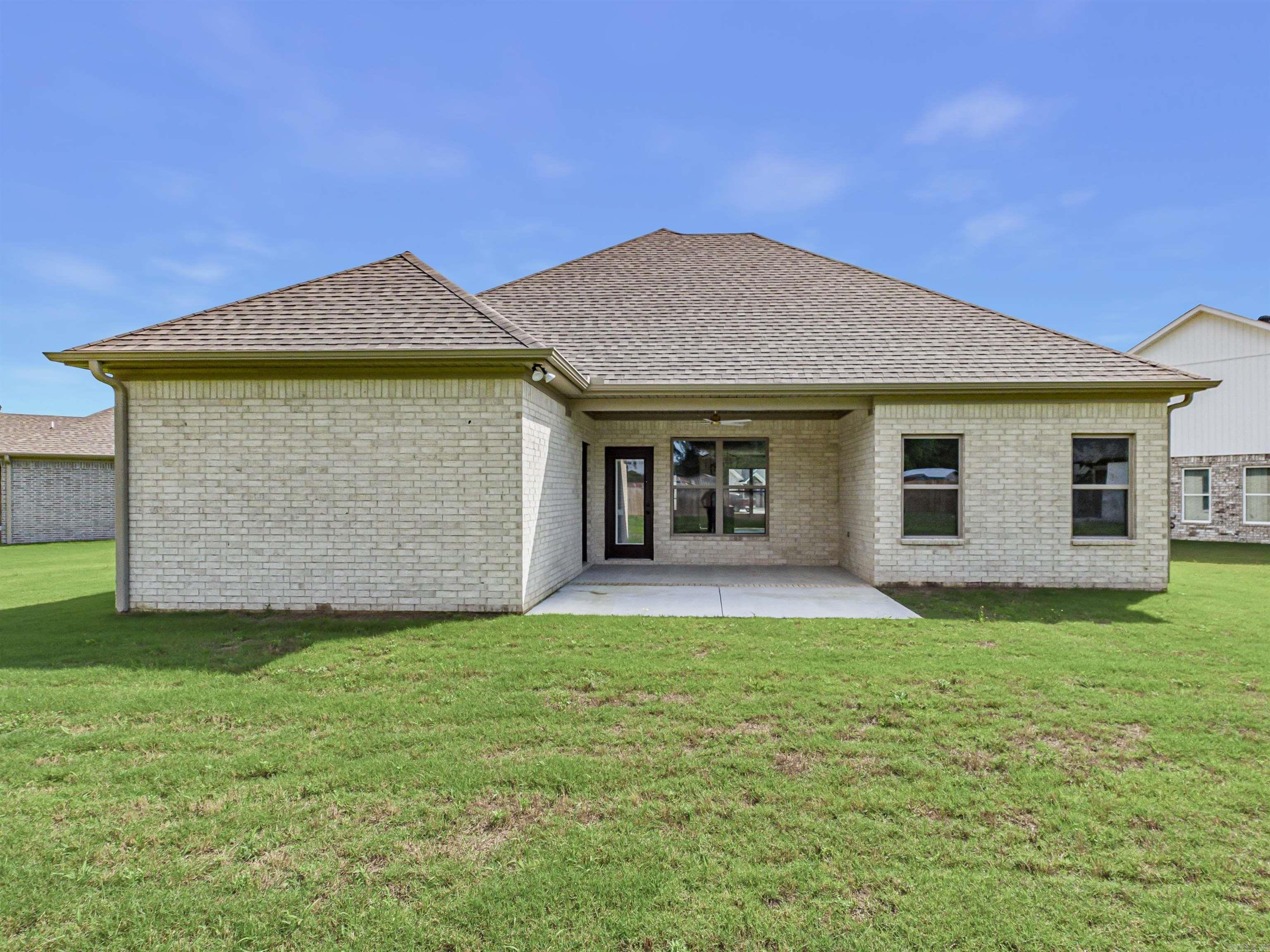 EAST MEADOW - Residential