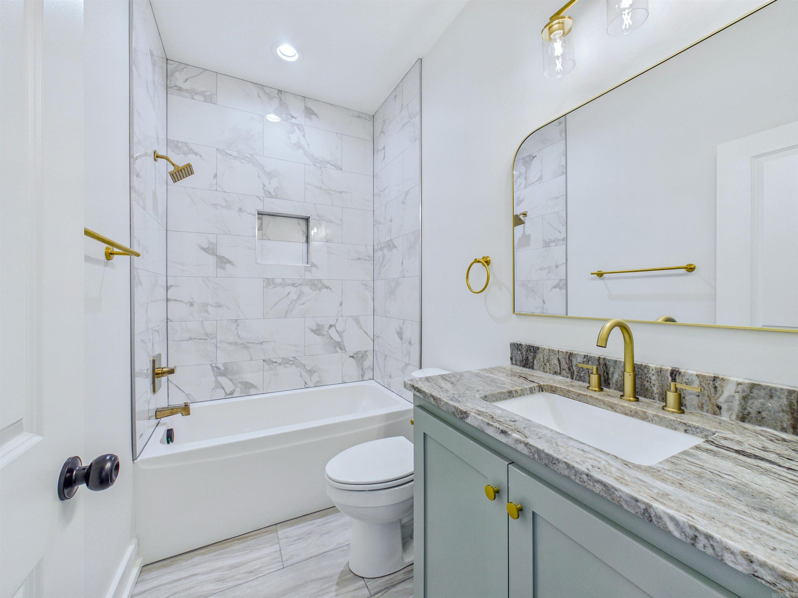EAST MEADOW - Residential