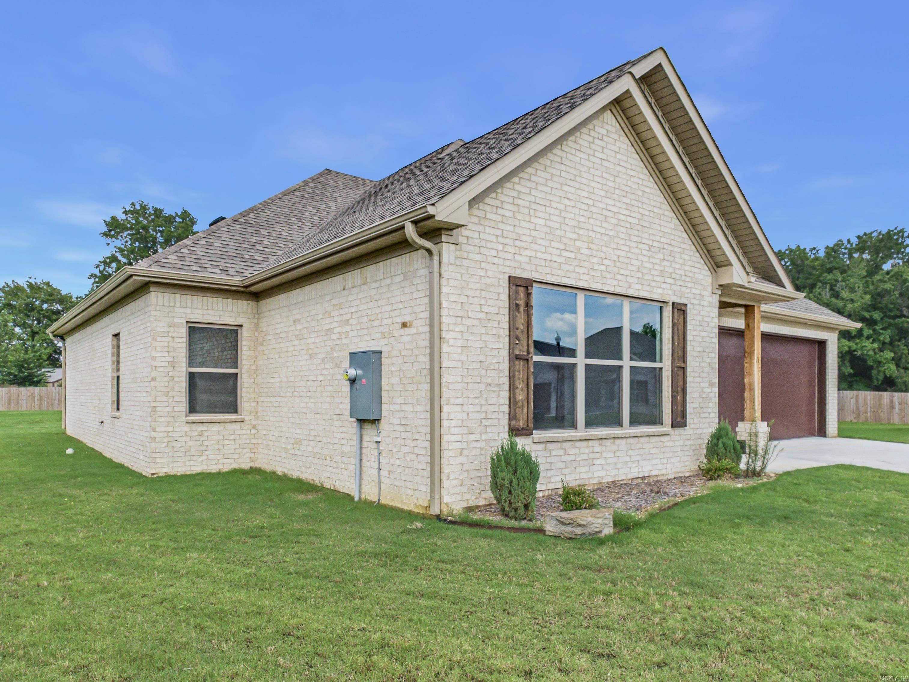EAST MEADOW - Residential