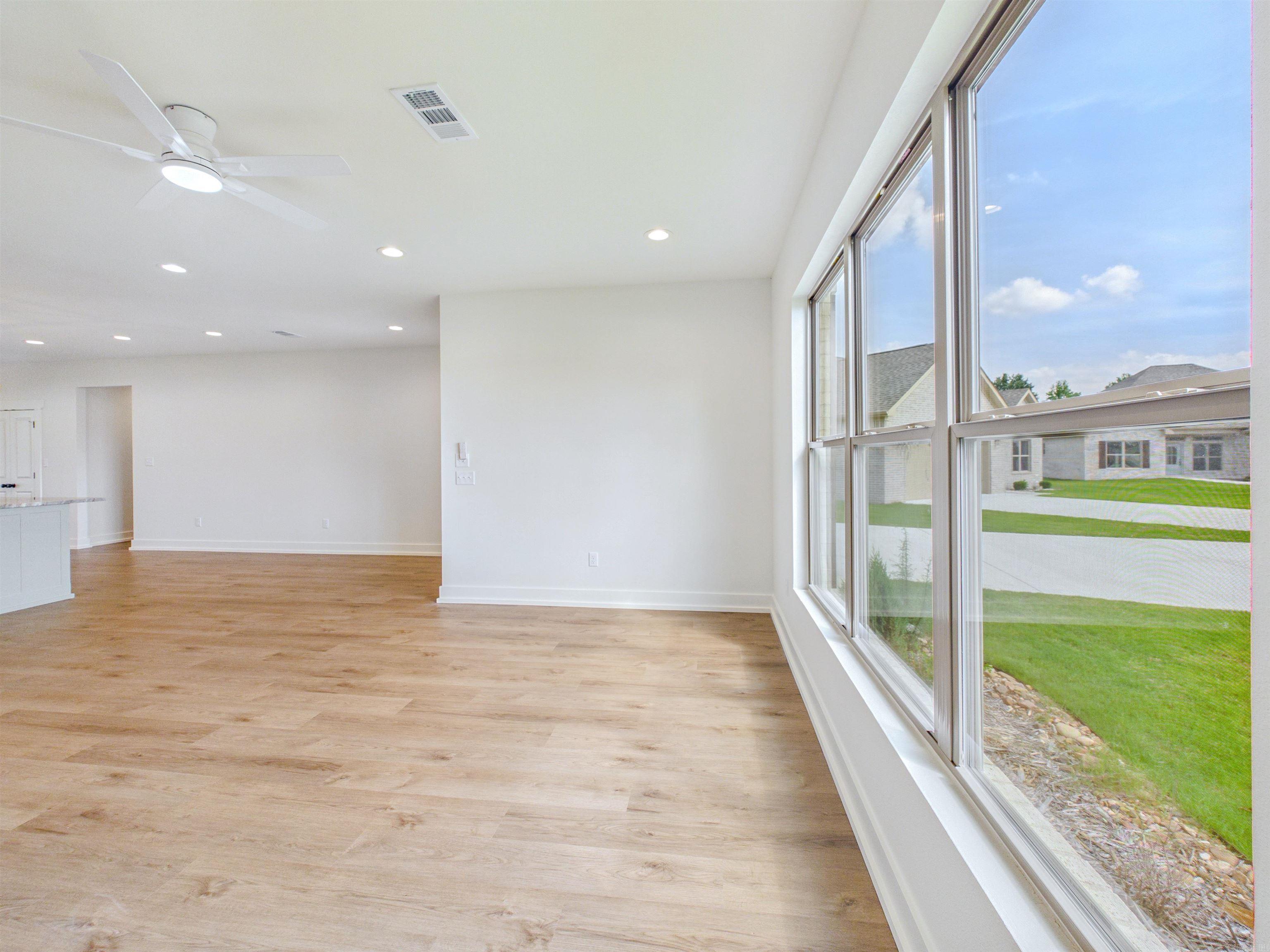EAST MEADOW - Residential