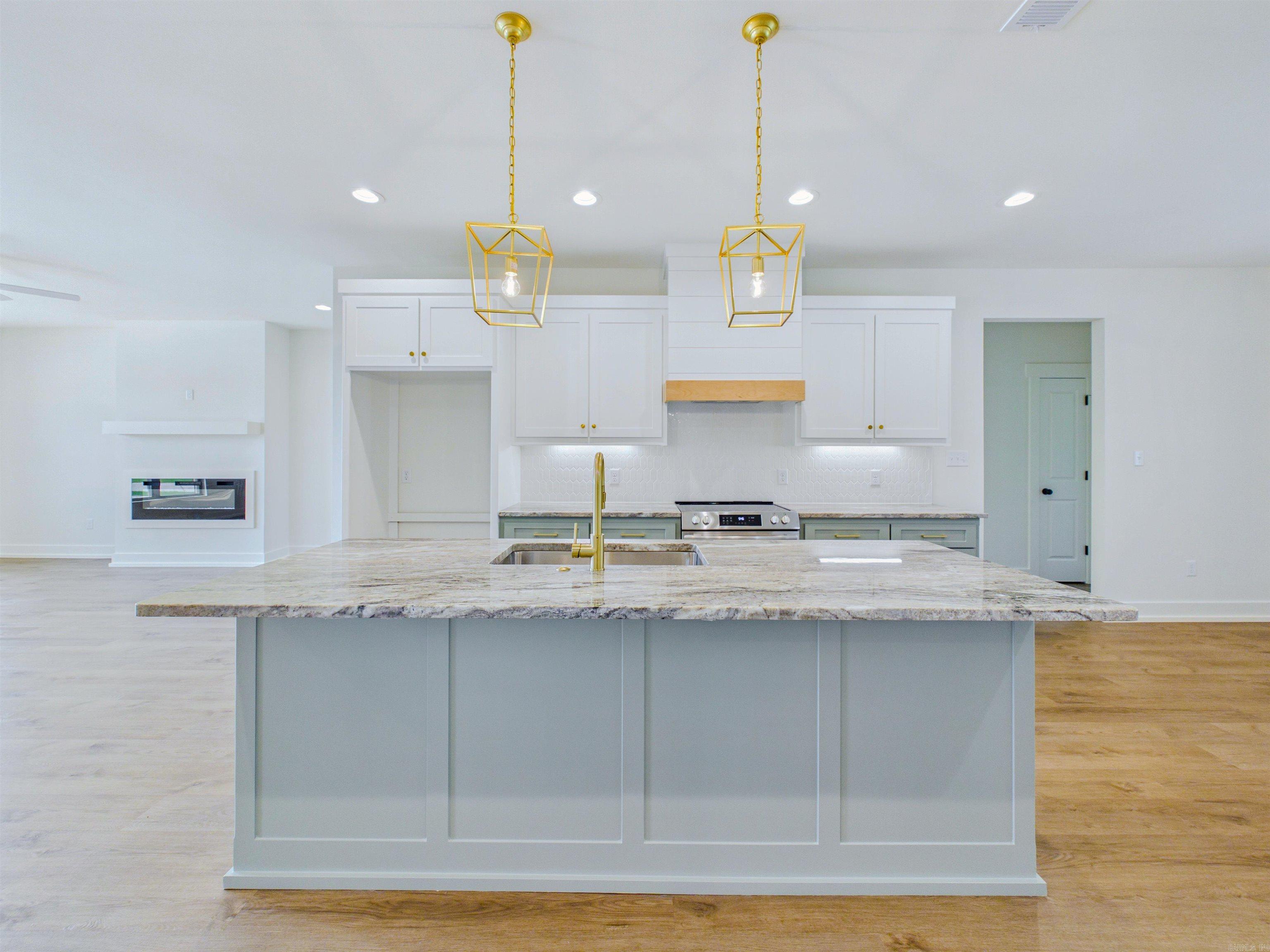 EAST MEADOW - Residential