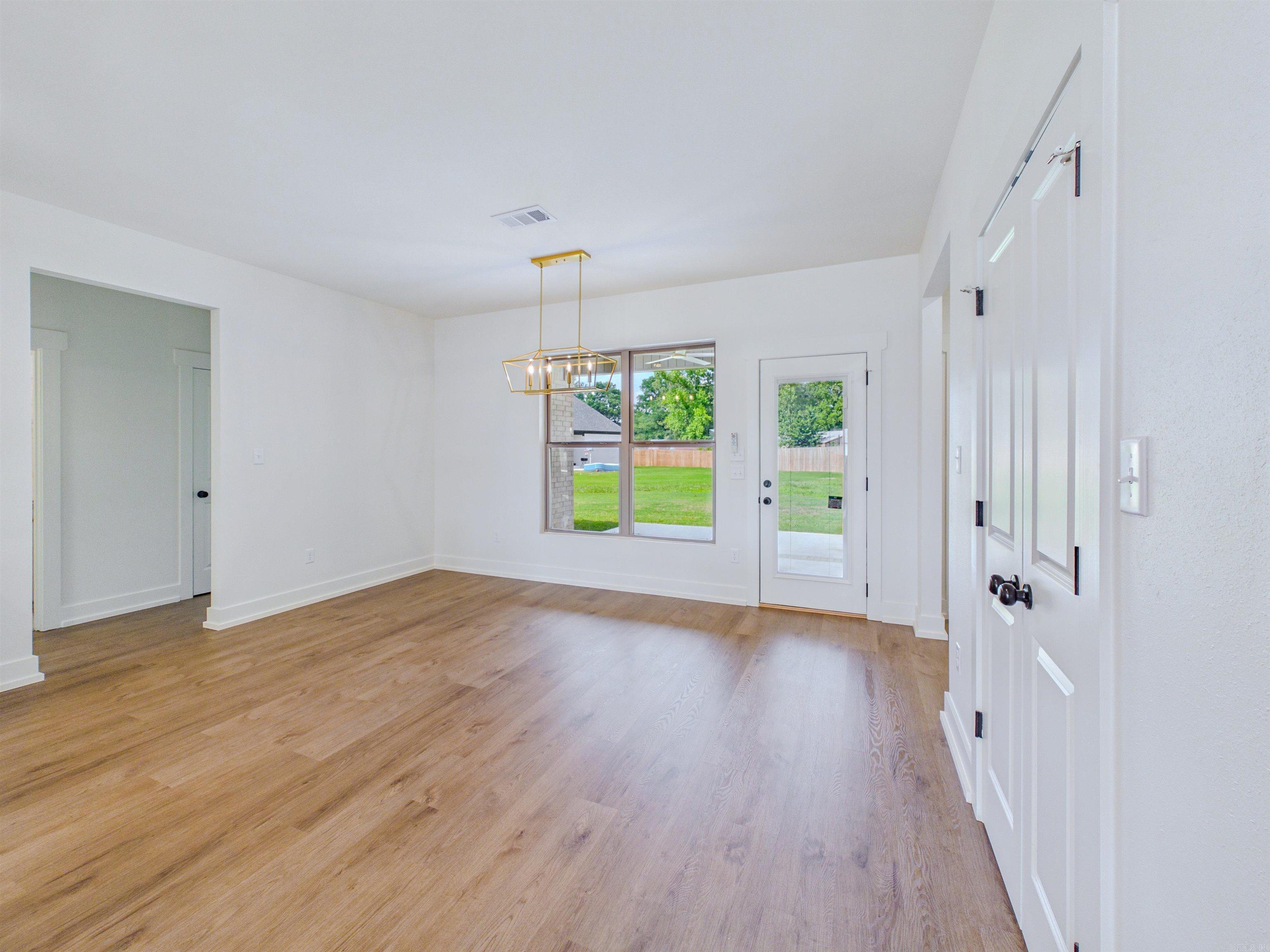 EAST MEADOW - Residential
