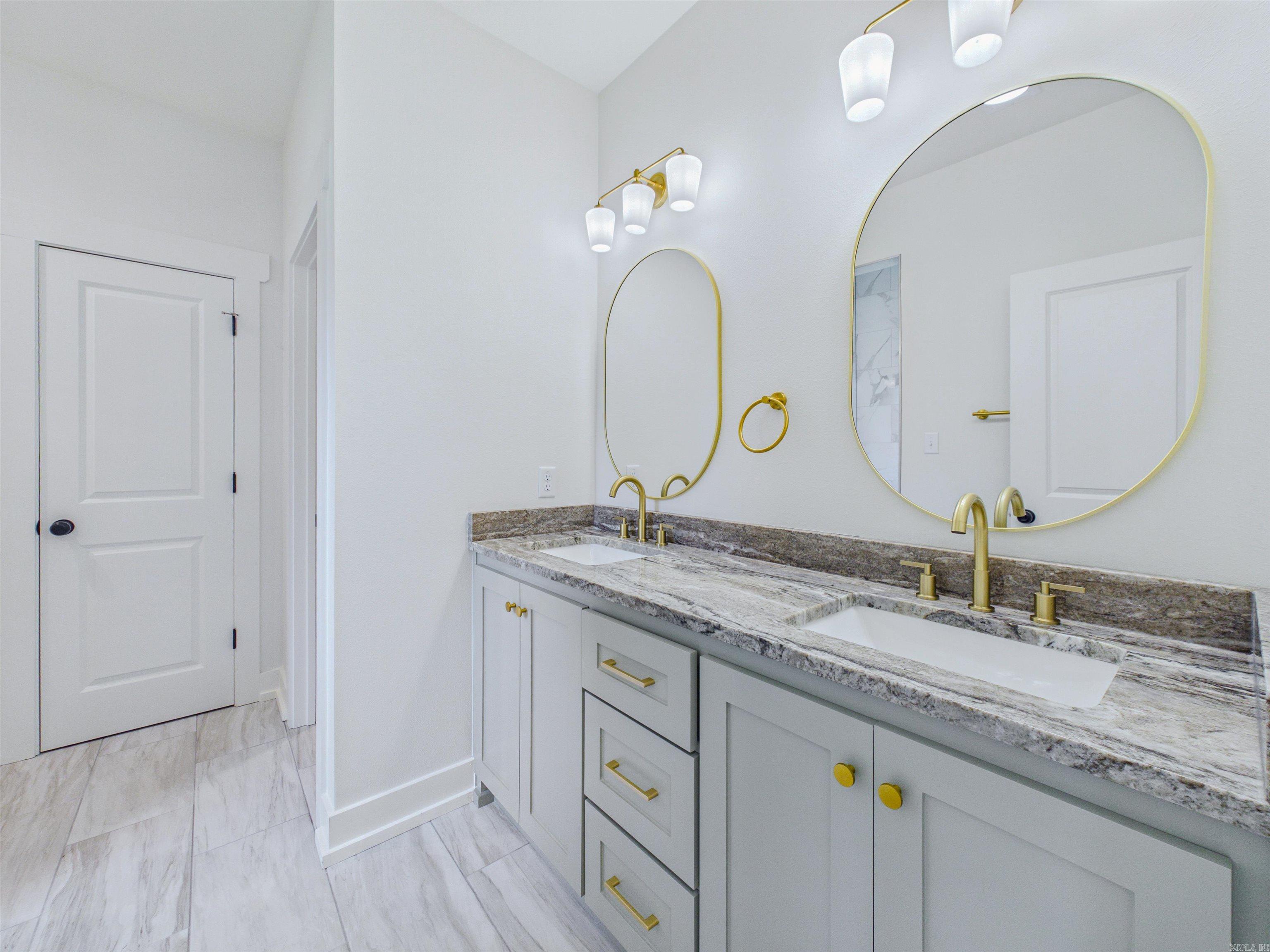 EAST MEADOW - Residential