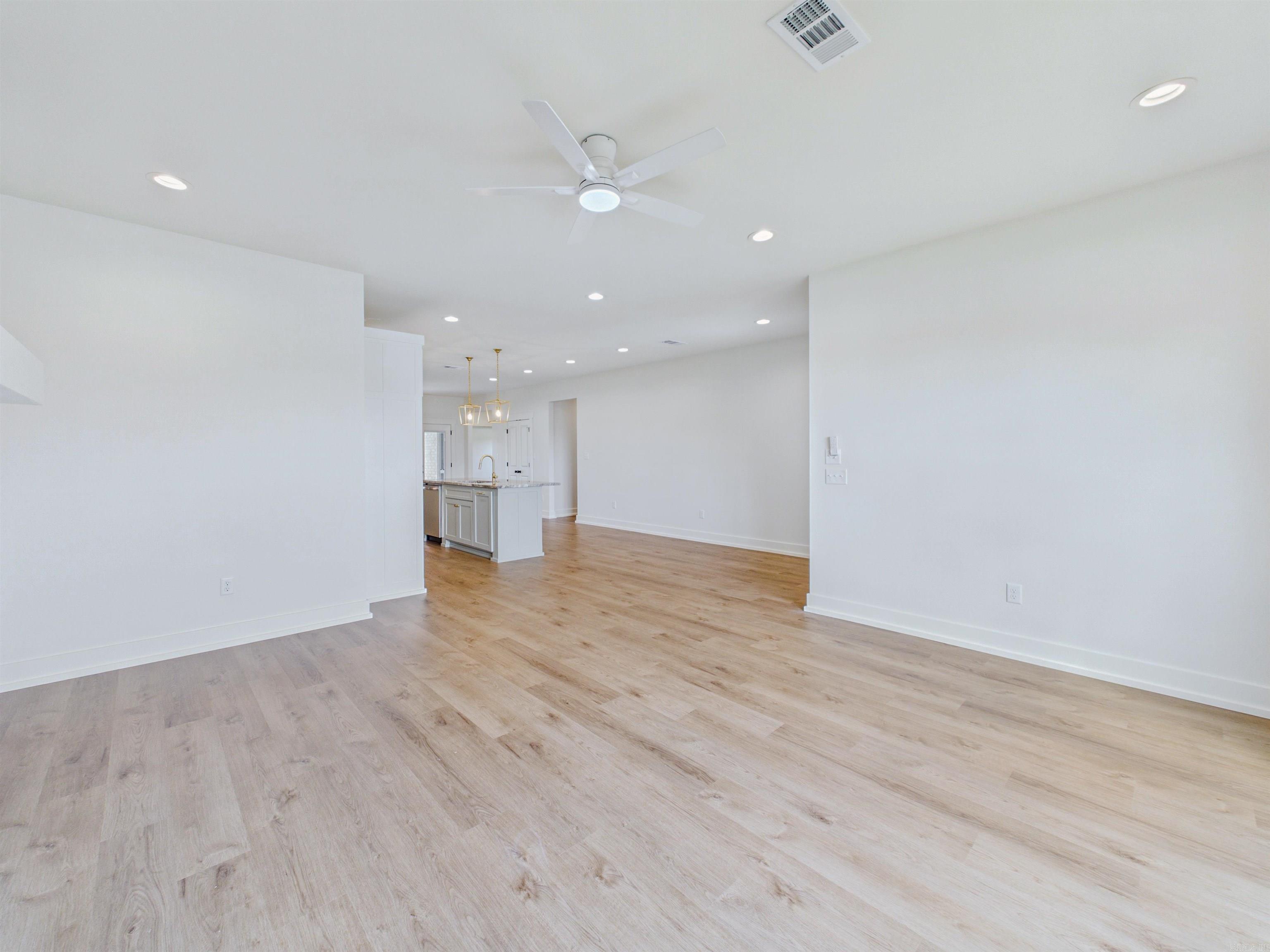 EAST MEADOW - Residential