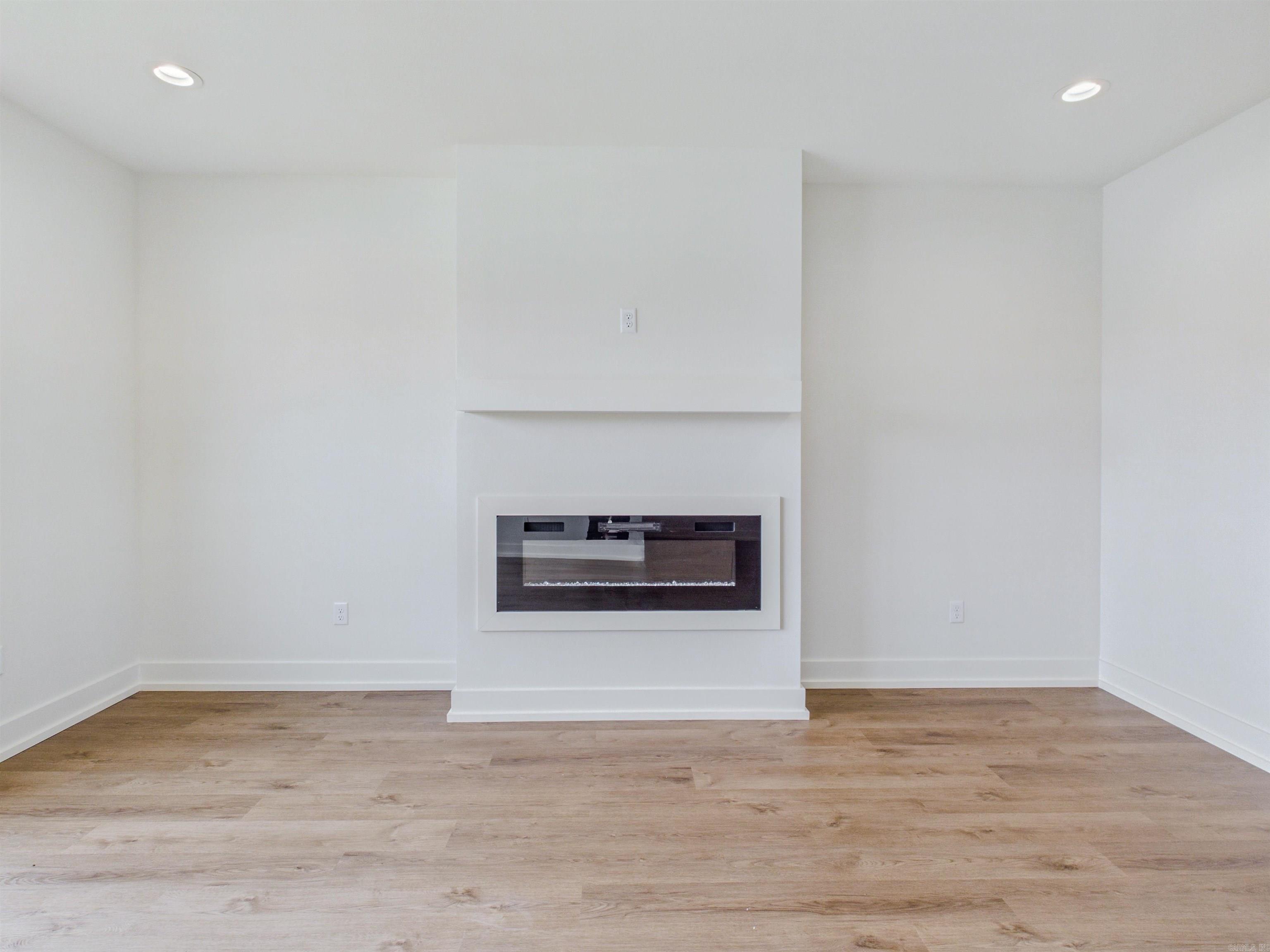 EAST MEADOW - Residential