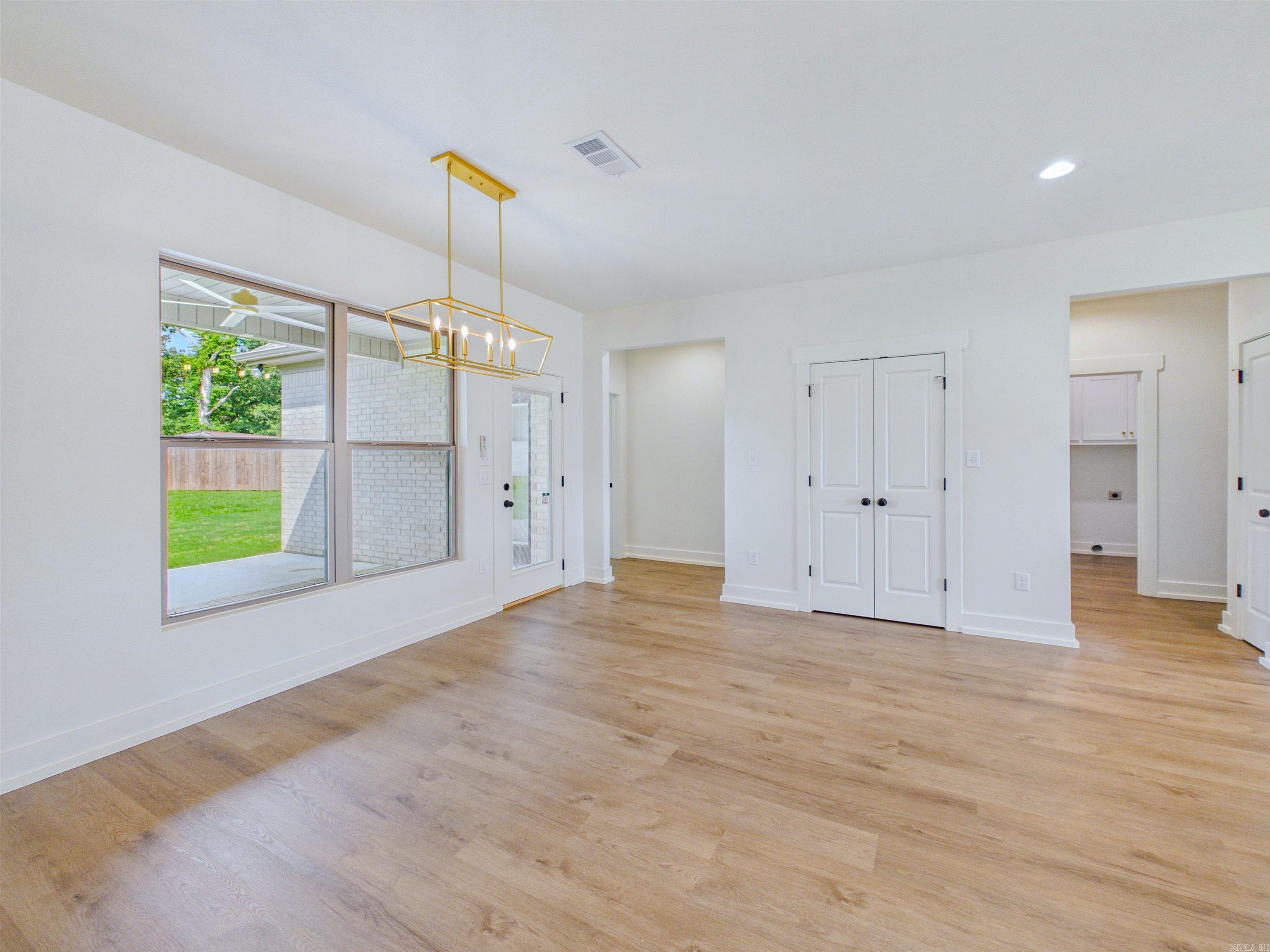 EAST MEADOW - Residential