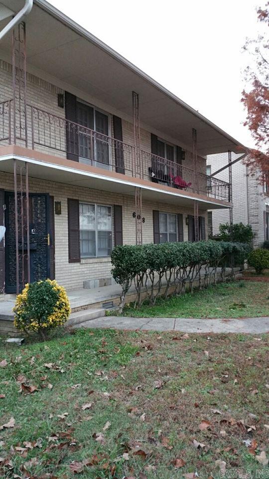 Great Local!! Work in area? Plenty of space here! 2 Story; 3 BDRMS up with Bathroom; 1st Floor is LVRM; 1/2 Bth. Dining/Kitchen combo. Exterior is Brick on established street. Kitchen/Breakfast Bar comes with Range/Refrigerator and Dishwasher.Flooring is Carpet and Vinyl. Clean and MOve in ready!! EZ SHOW; Vacant. Pls call agent