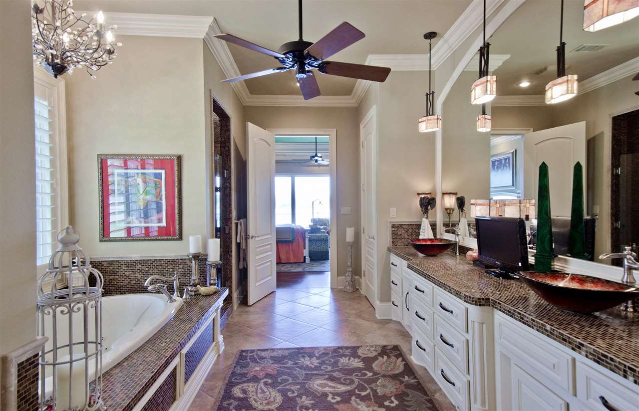 Point on Wilson Point - Residential