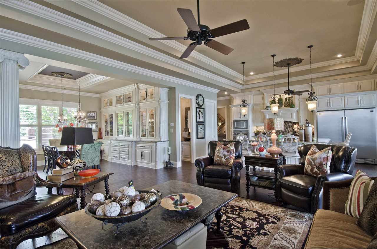 Point on Wilson Point - Residential