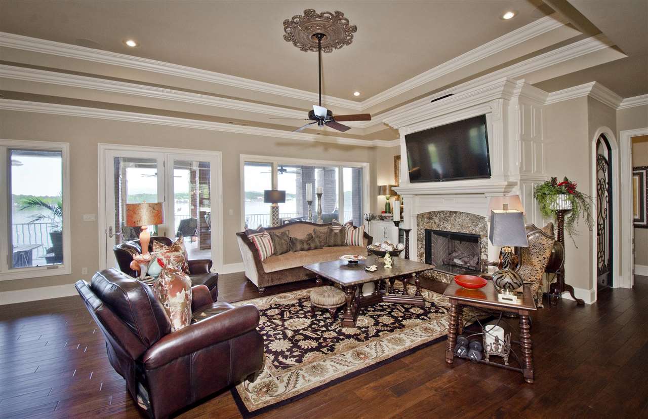 Point on Wilson Point - Residential