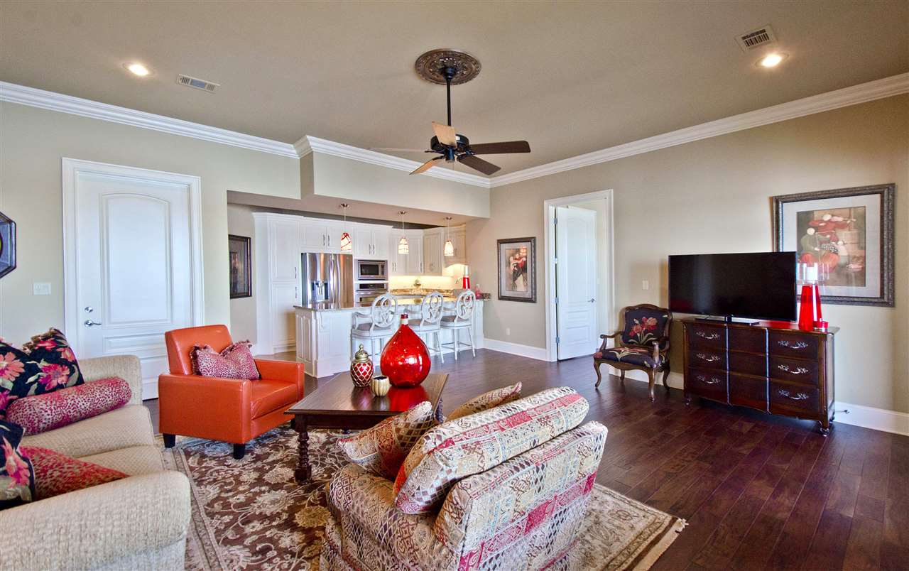 Point on Wilson Point - Residential