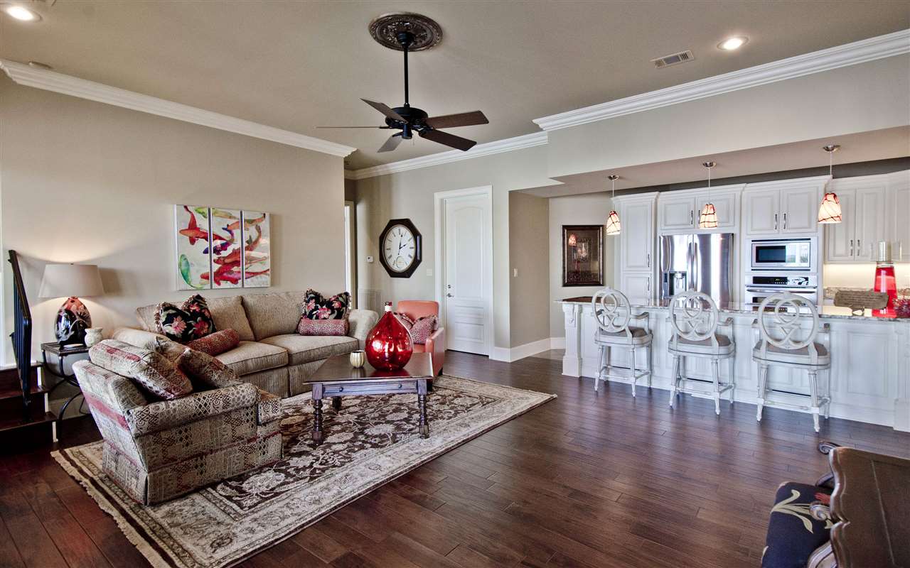 Point on Wilson Point - Residential