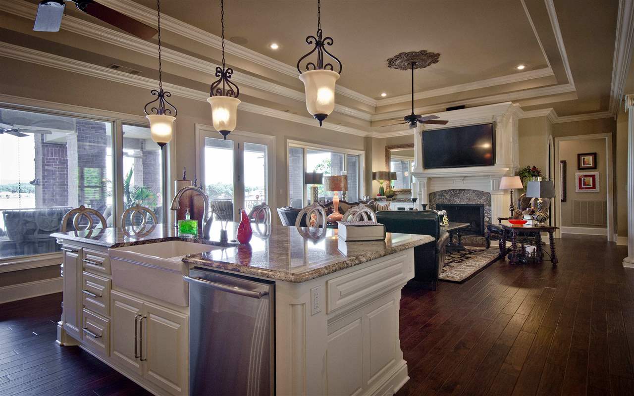 Point on Wilson Point - Residential