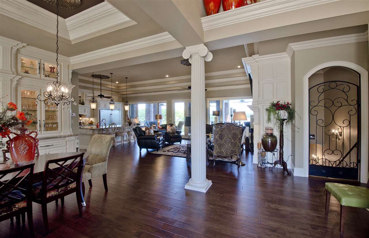 Point on Wilson Point - Residential