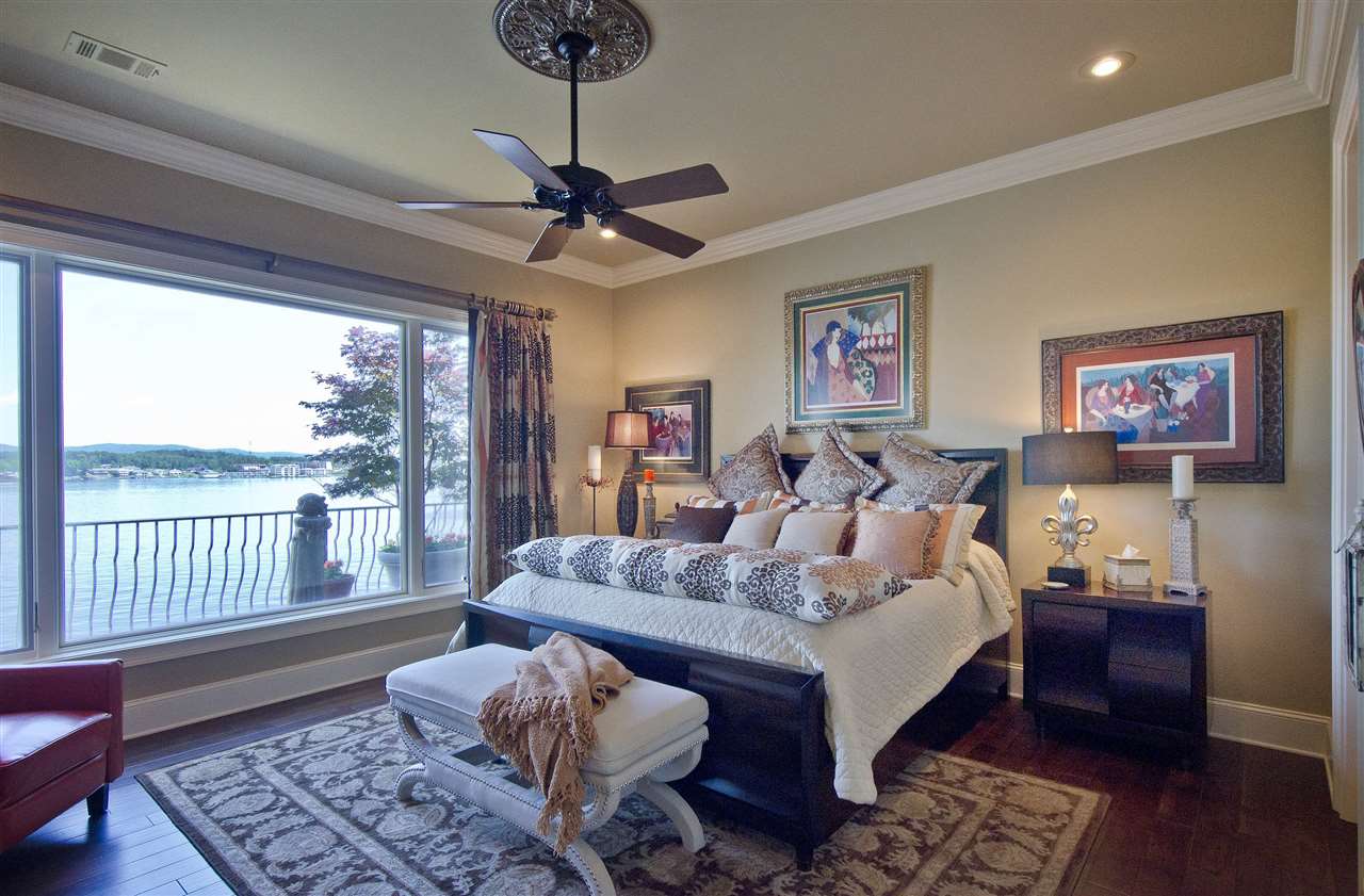 Point on Wilson Point - Residential