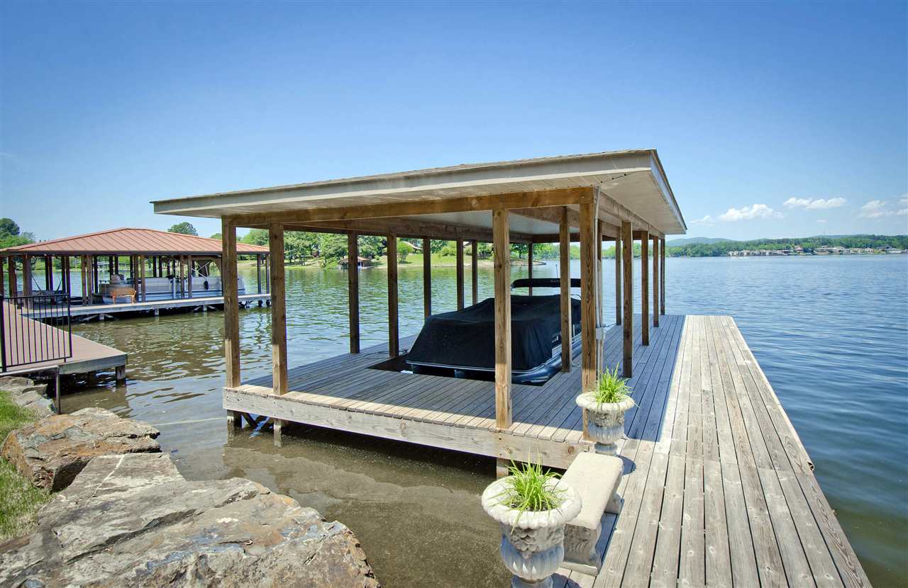 Point on Wilson Point - Residential