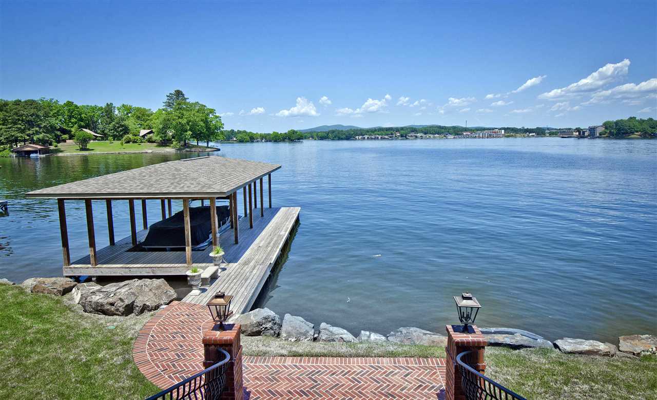 Point on Wilson Point - Residential