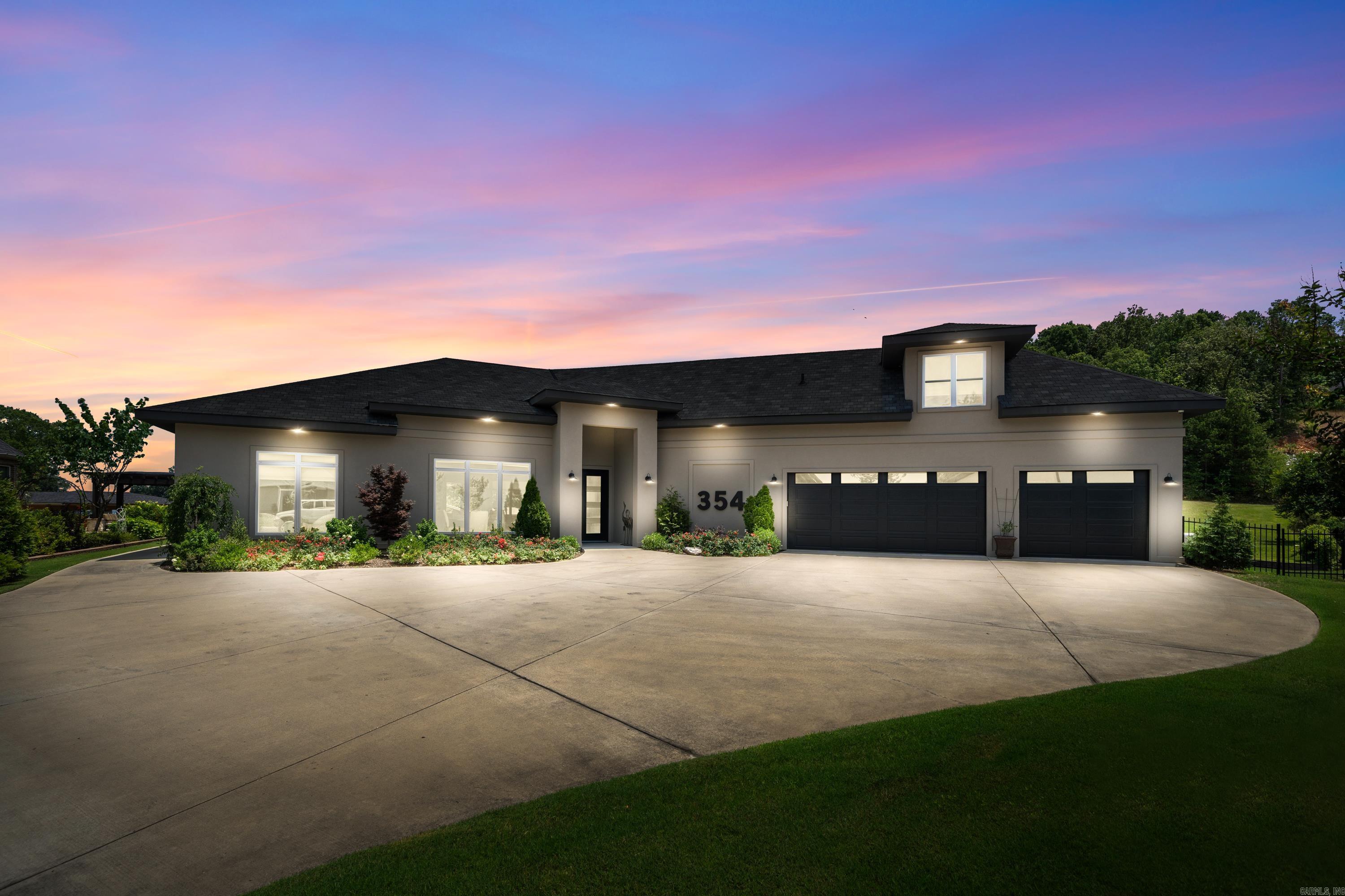 HUNTERS COVE - Residential
