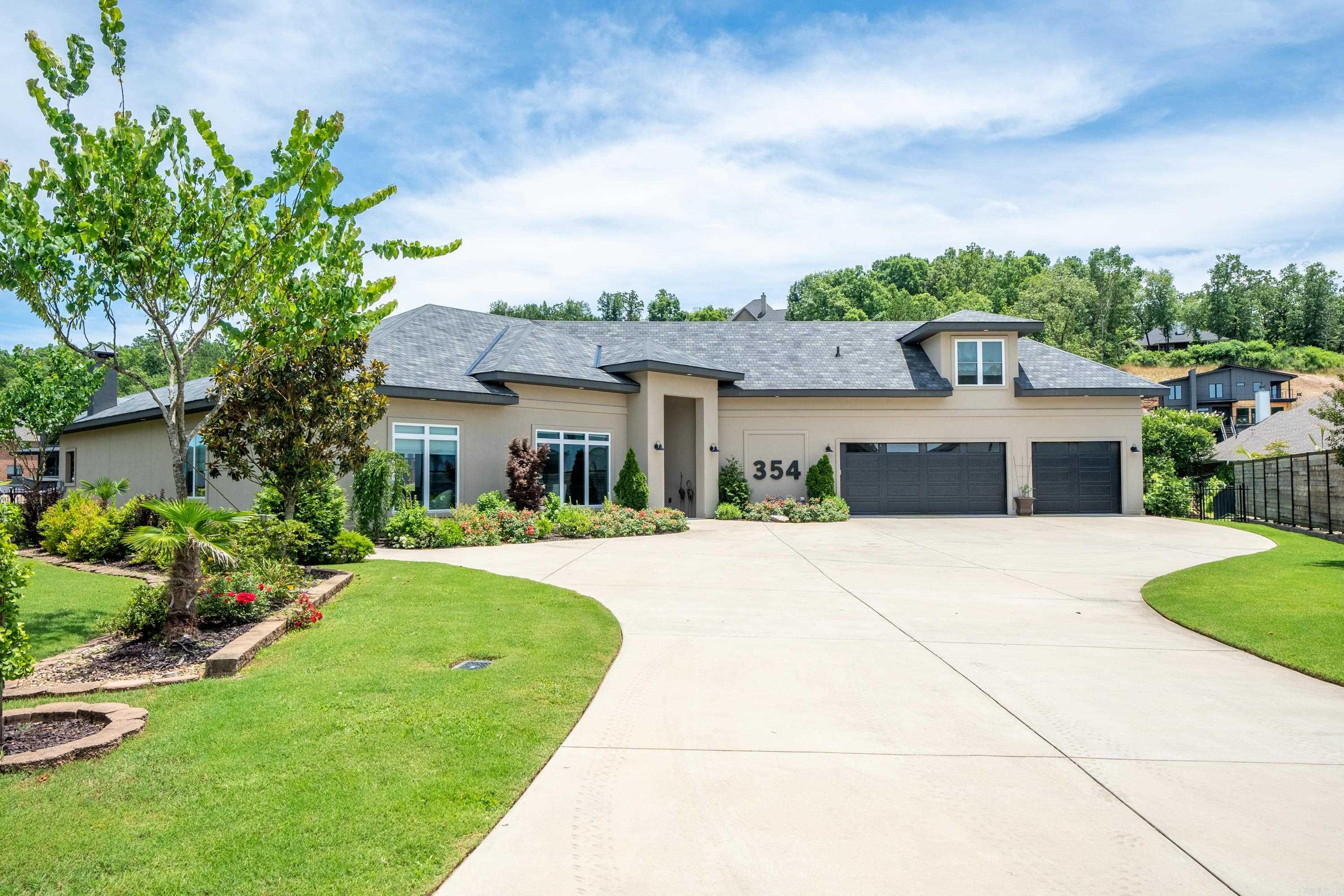 HUNTERS COVE - Residential