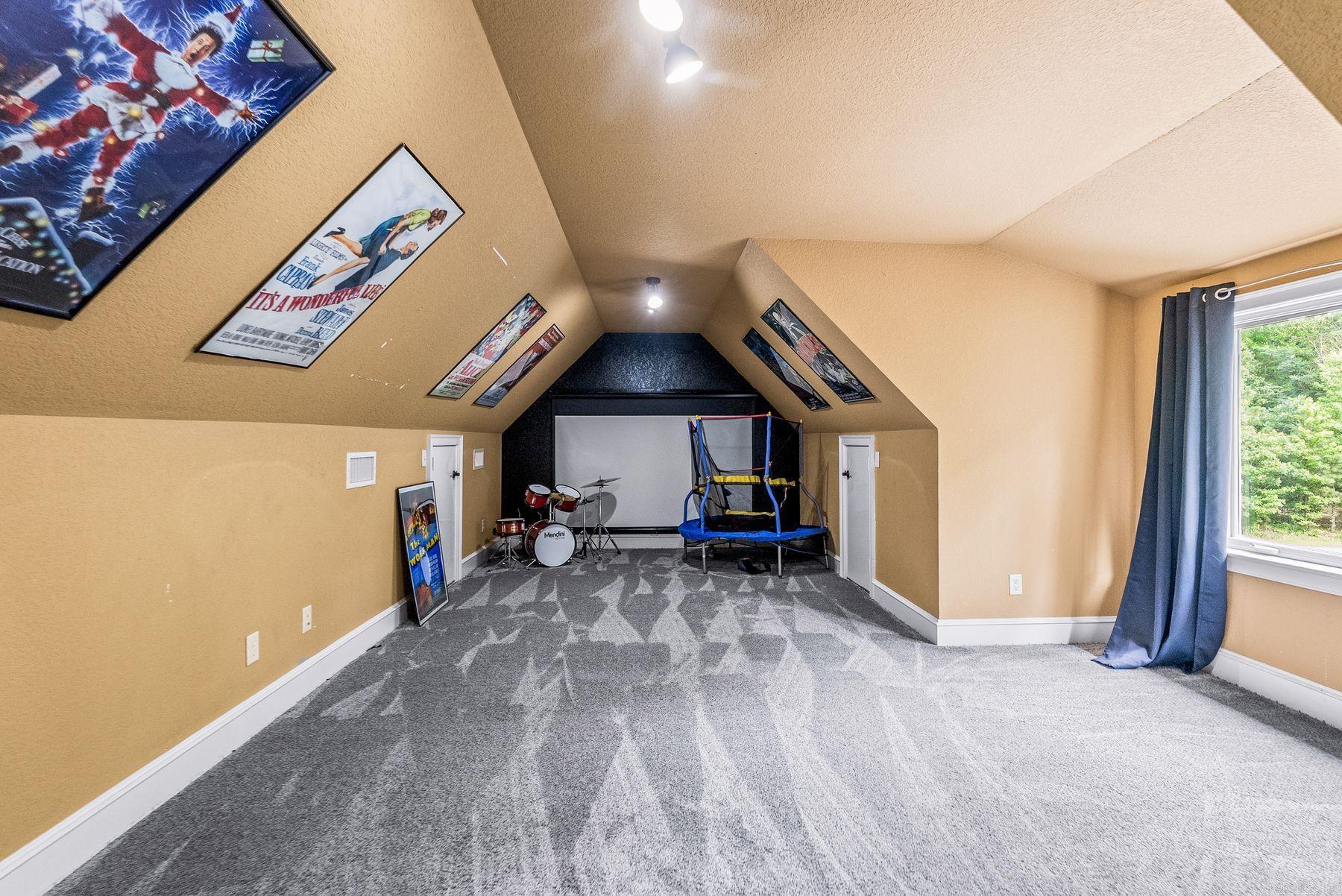 MOUNTAIN VALLEY ESTATES - Residential