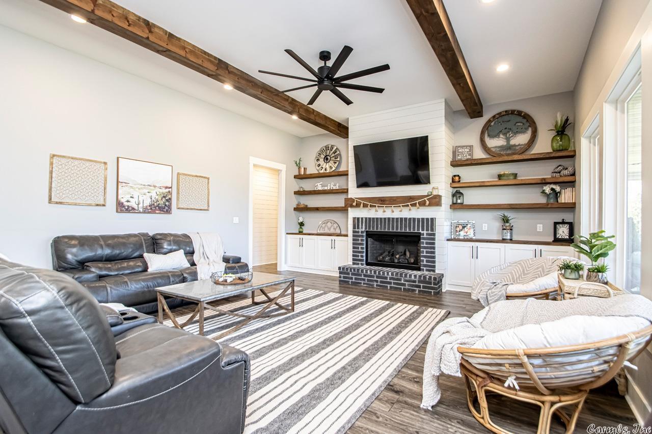 KENTUCKY HILLS - Residential