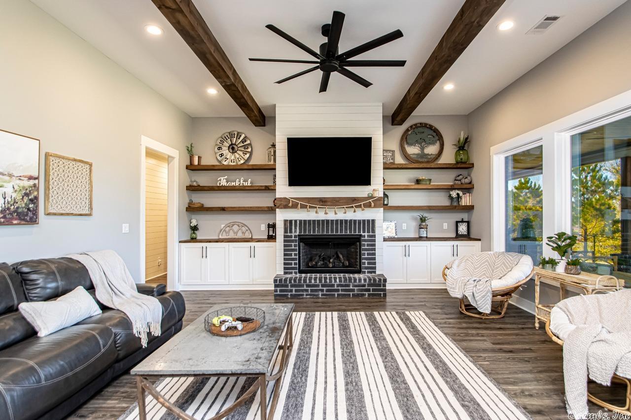 KENTUCKY HILLS - Residential