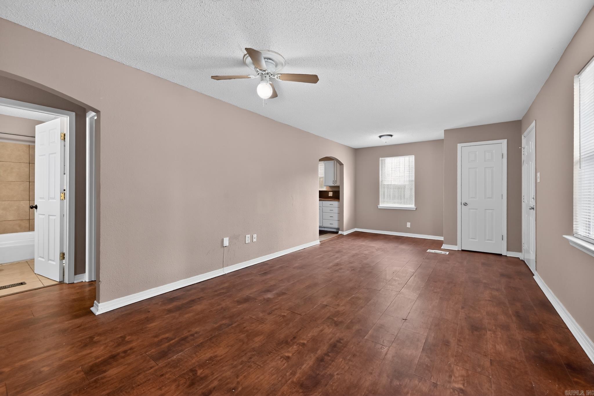 HYDE PARK - Residential