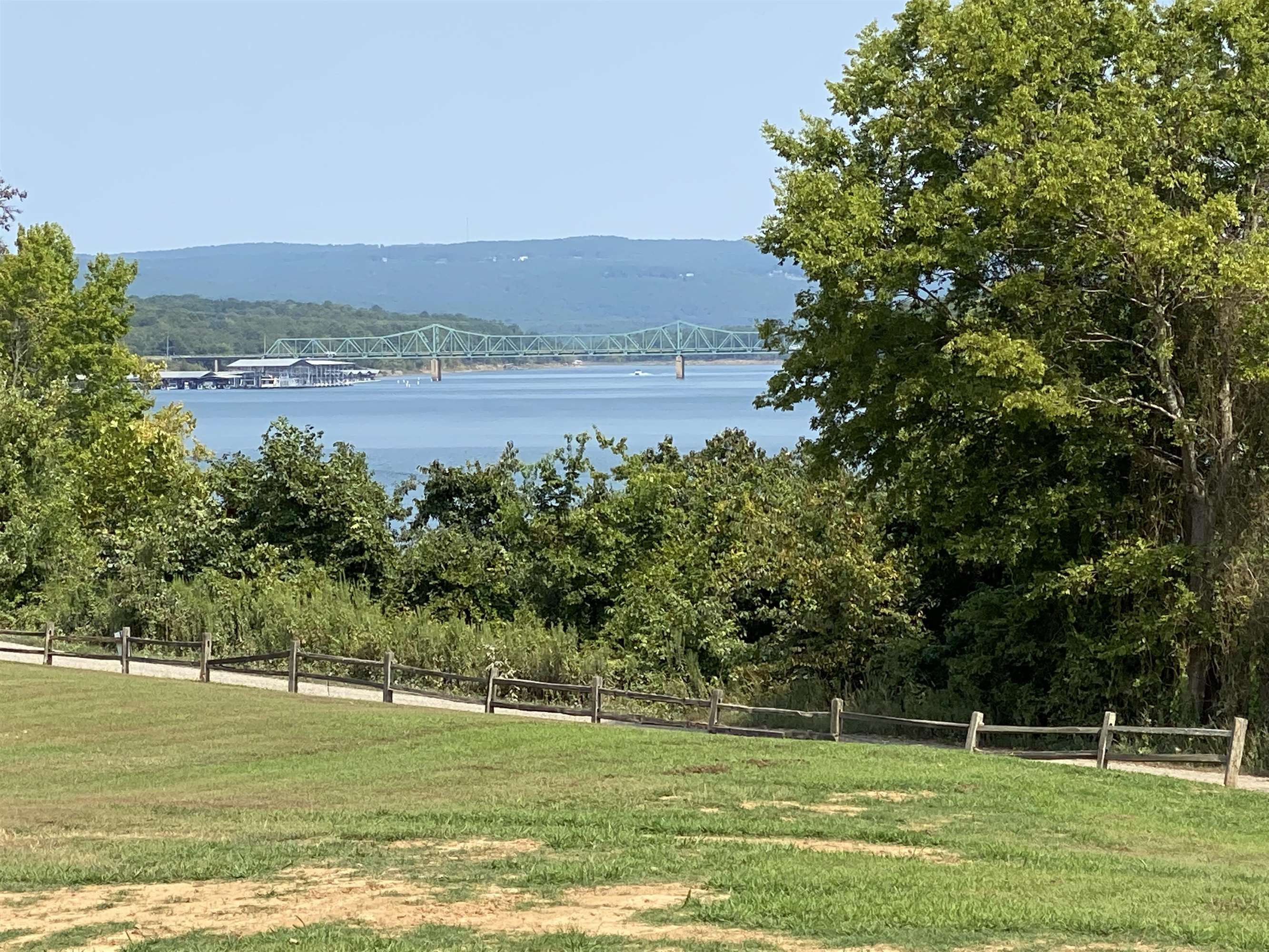 LAKESHORE BONDAIRE - LAKE - Residential