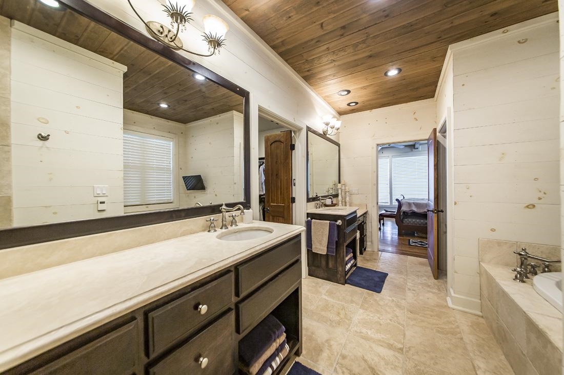 LAKESHORE BONDAIRE - LAKE - Residential