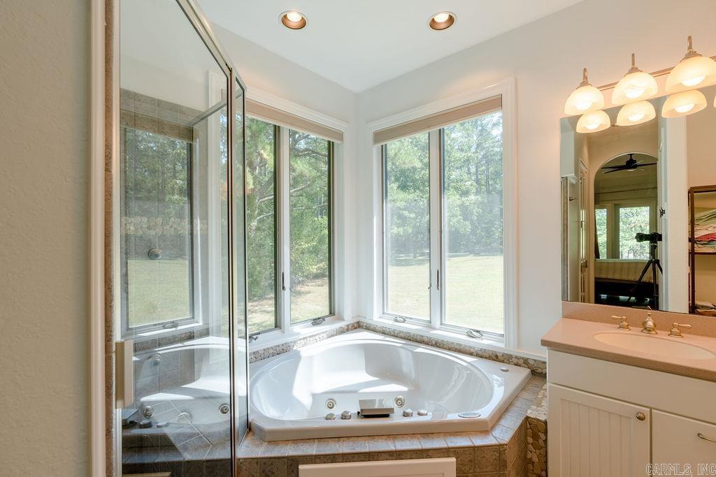 TWIN COVE ESTATES - LAKE - Residential