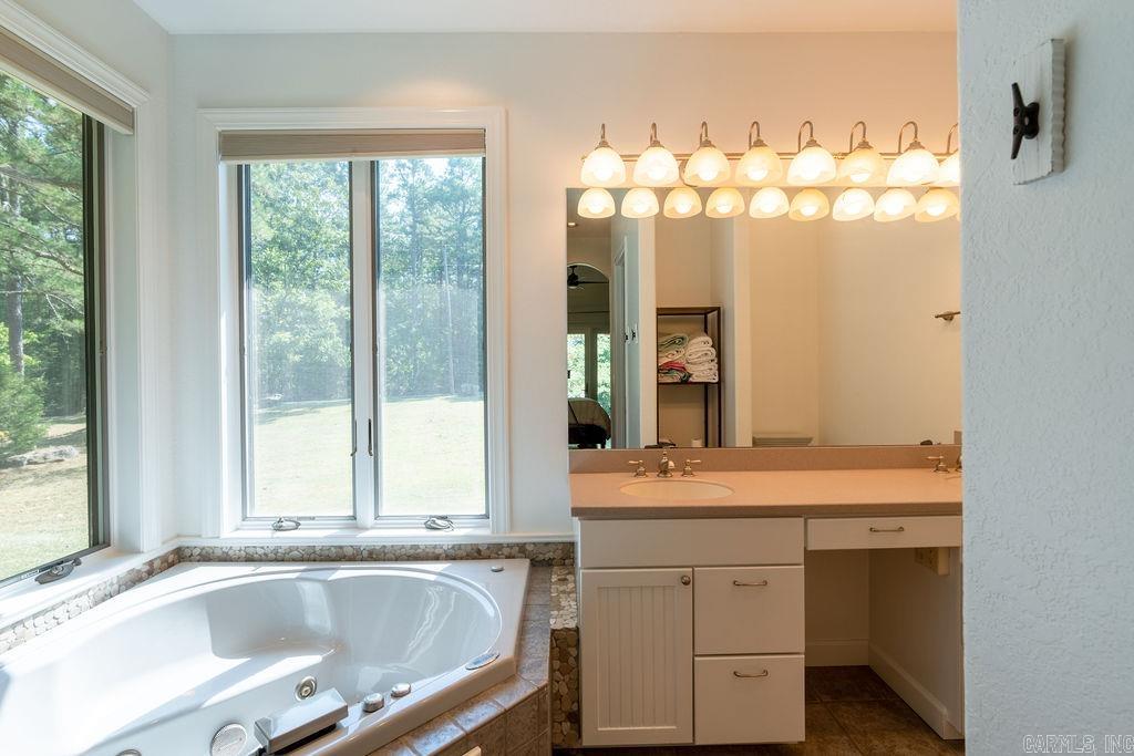 TWIN COVE ESTATES - LAKE - Residential
