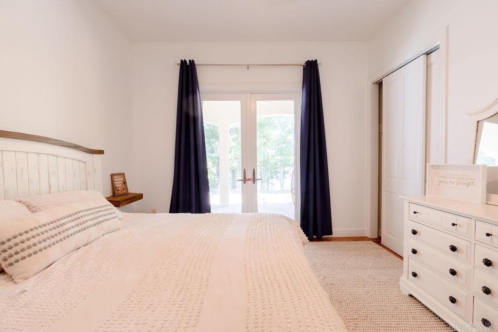 TWIN COVE ESTATES - LAKE - Residential