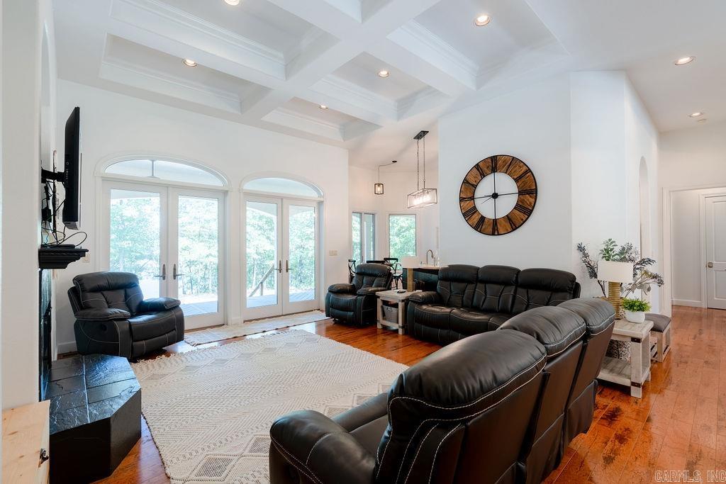 TWIN COVE ESTATES - LAKE - Residential