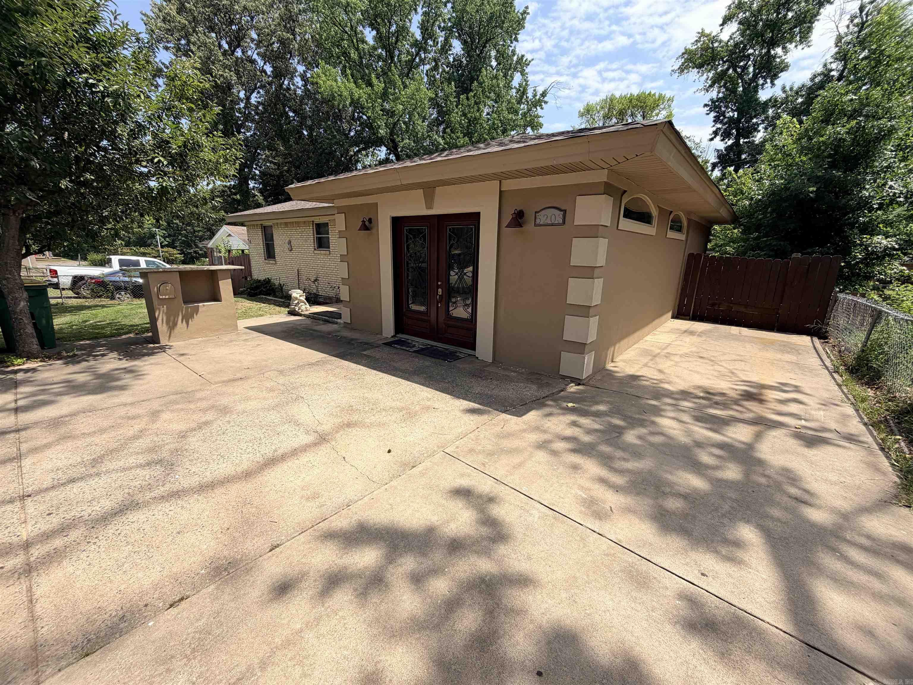 WAKEFIELD VILLAGE - Residential