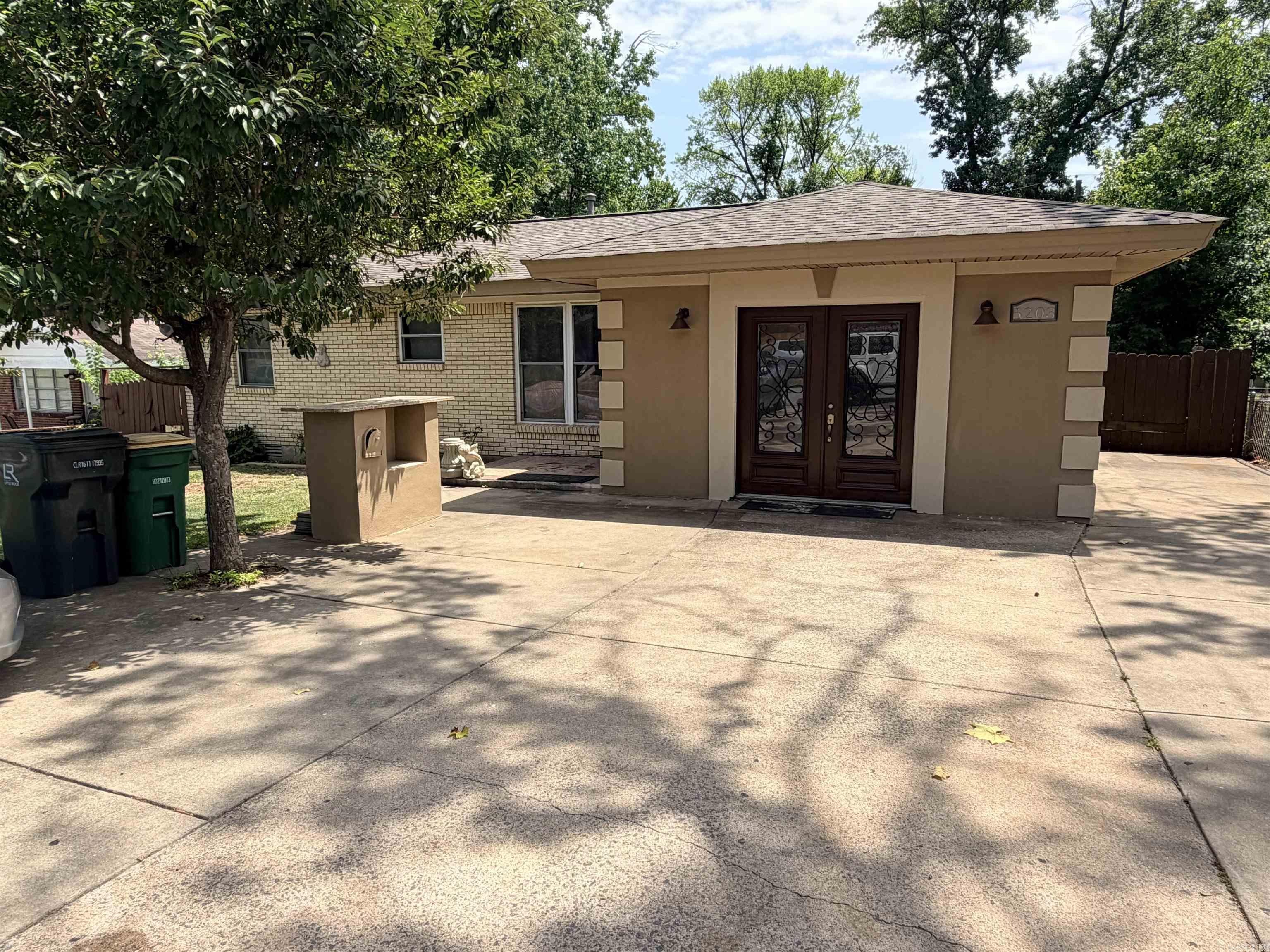 WAKEFIELD VILLAGE - Residential