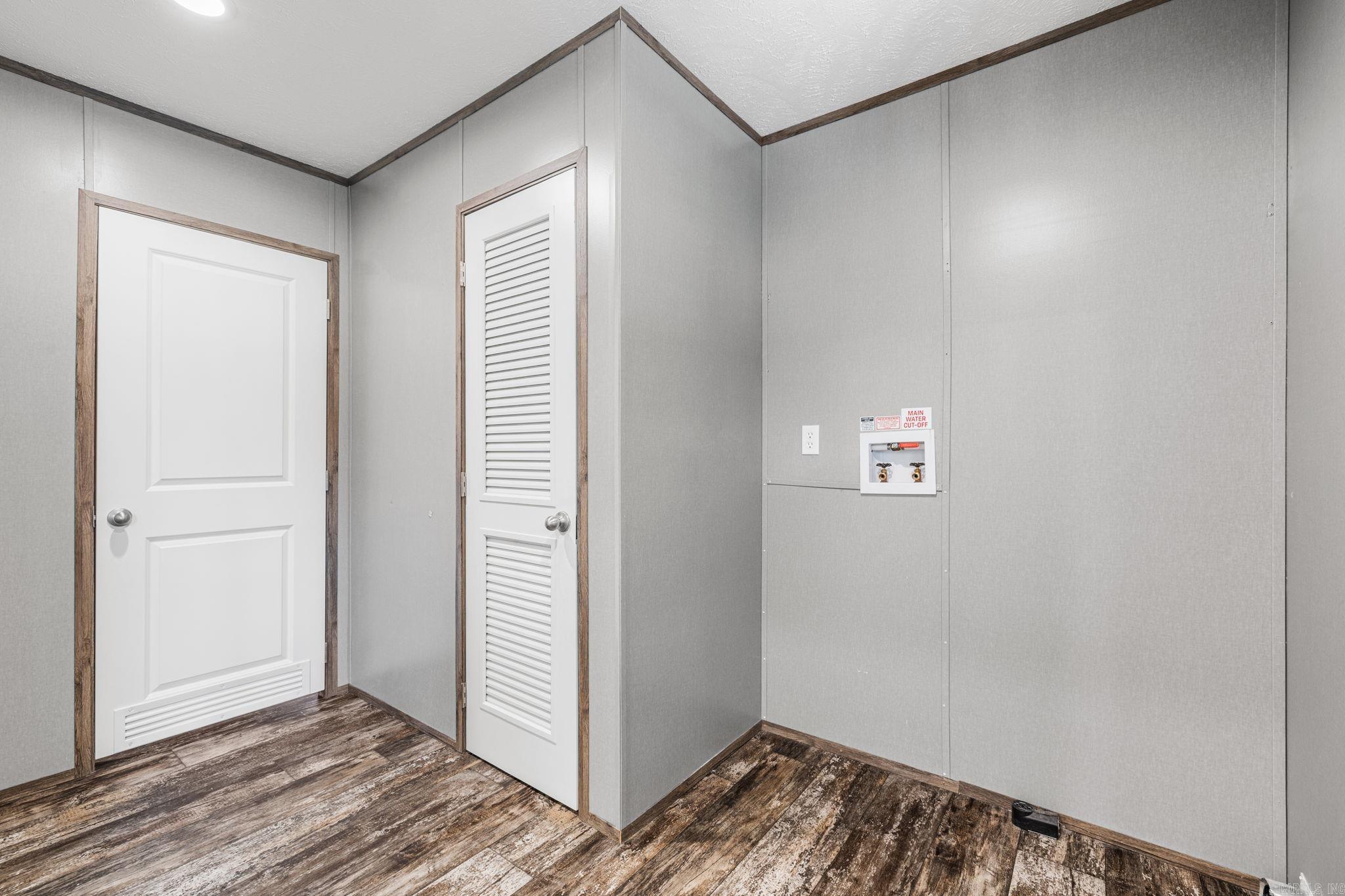 EAST MEADOW - Residential