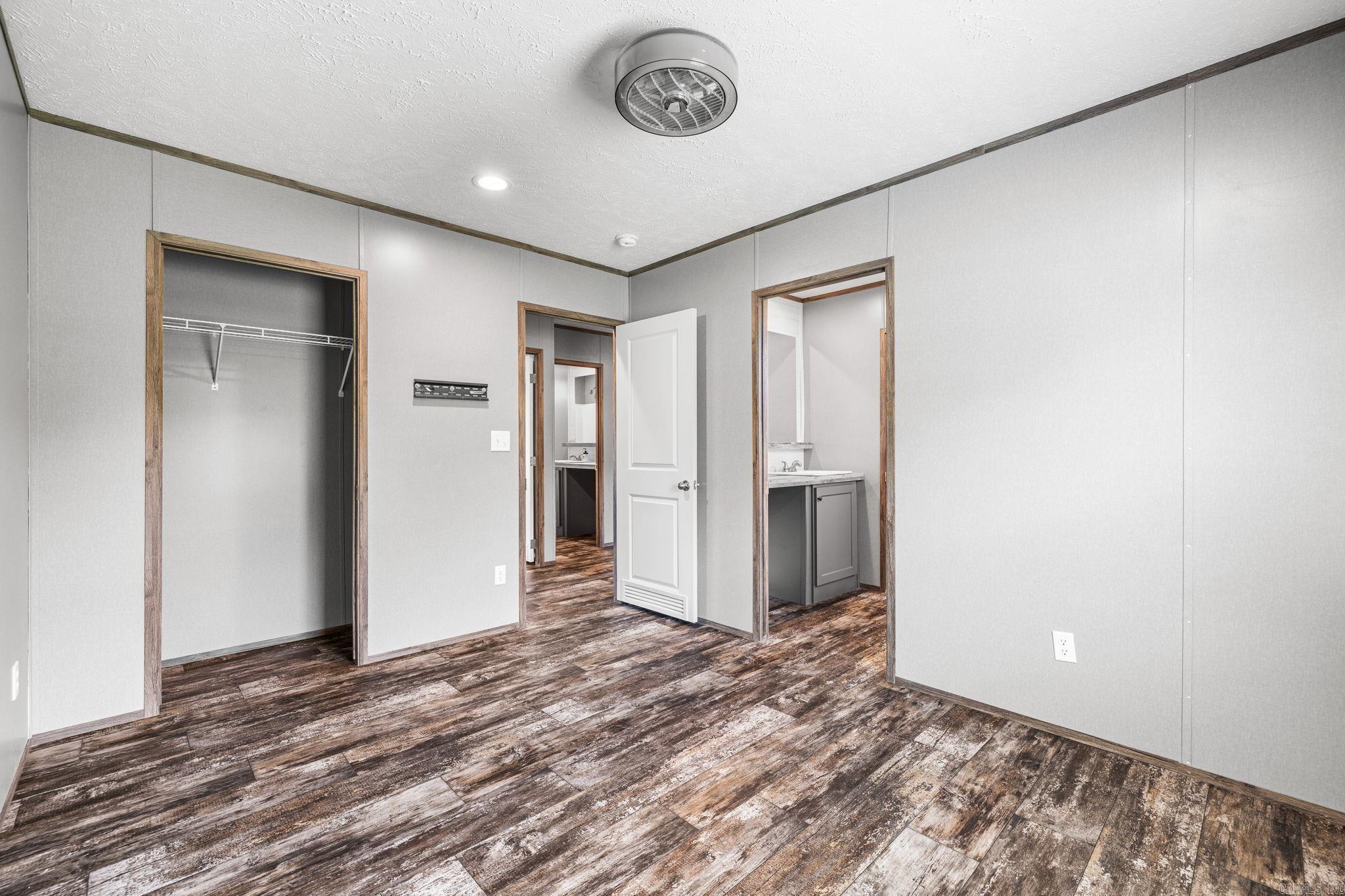 EAST MEADOW - Residential