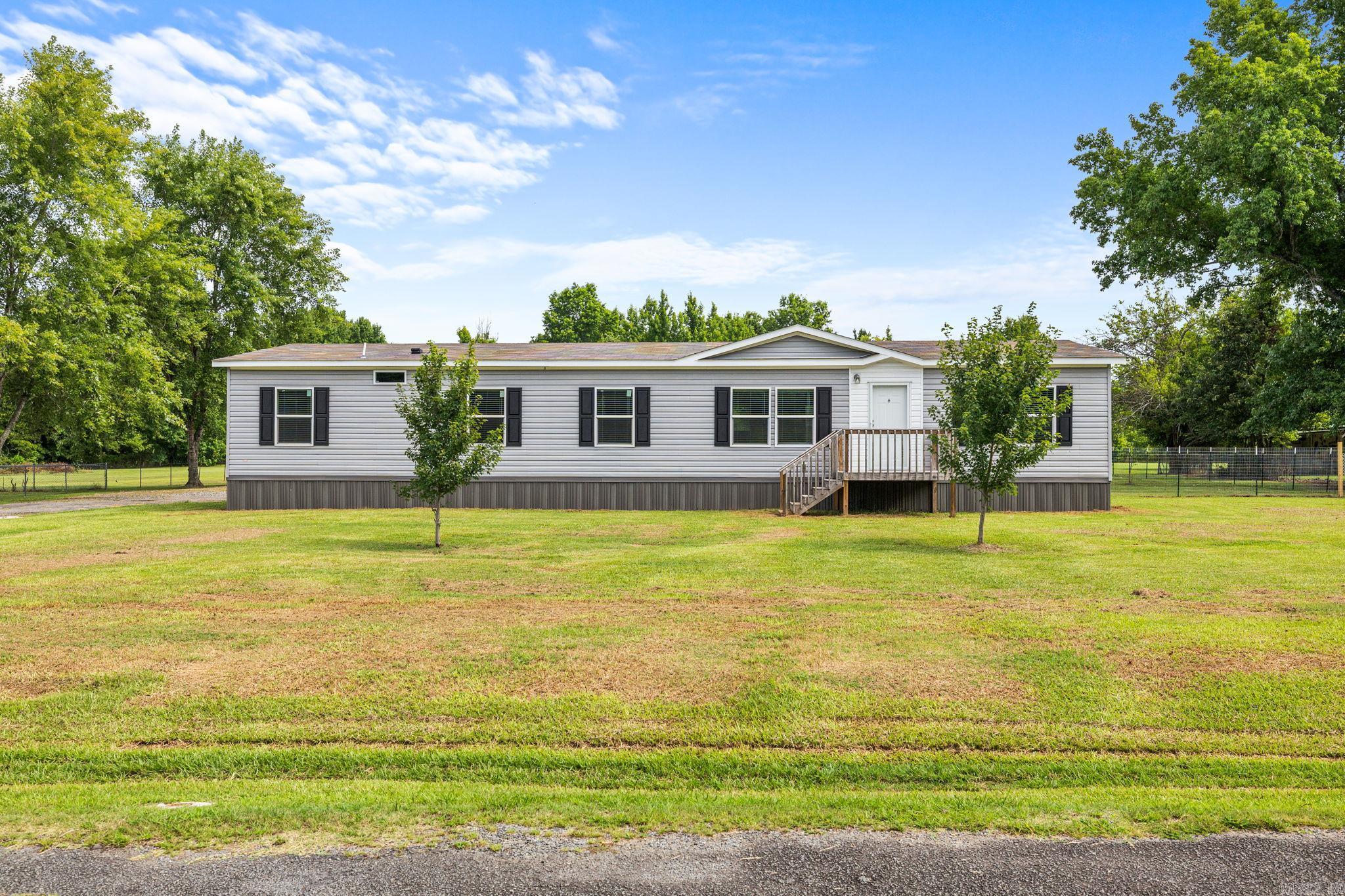 EAST MEADOW - Residential