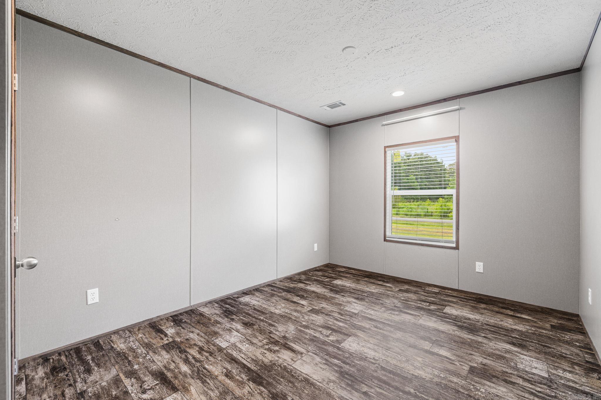EAST MEADOW - Residential