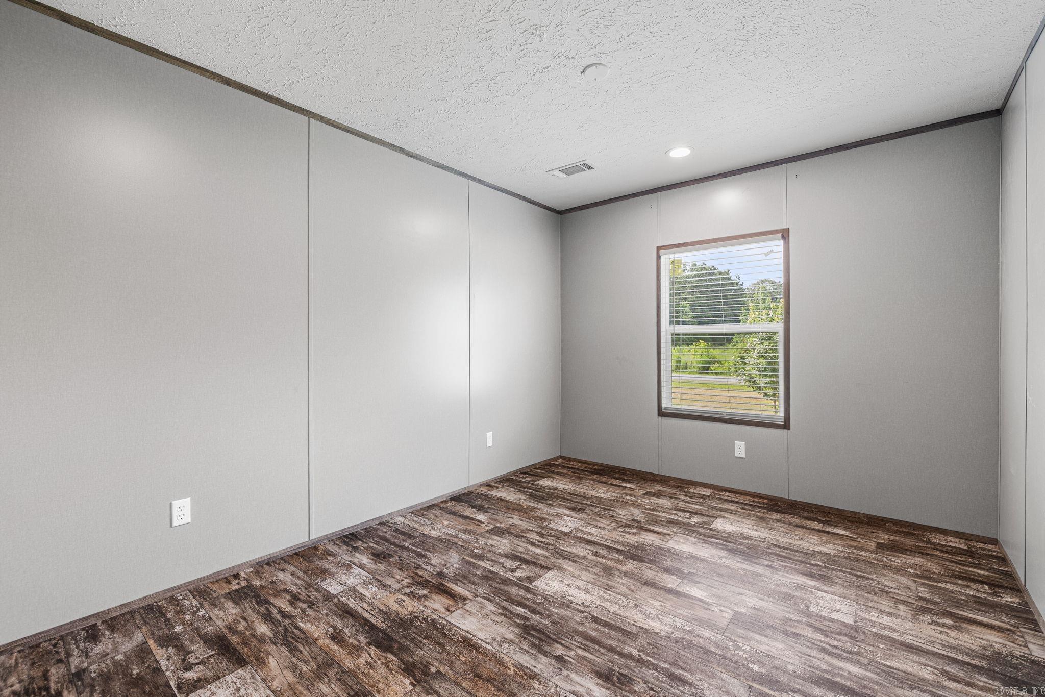 EAST MEADOW - Residential