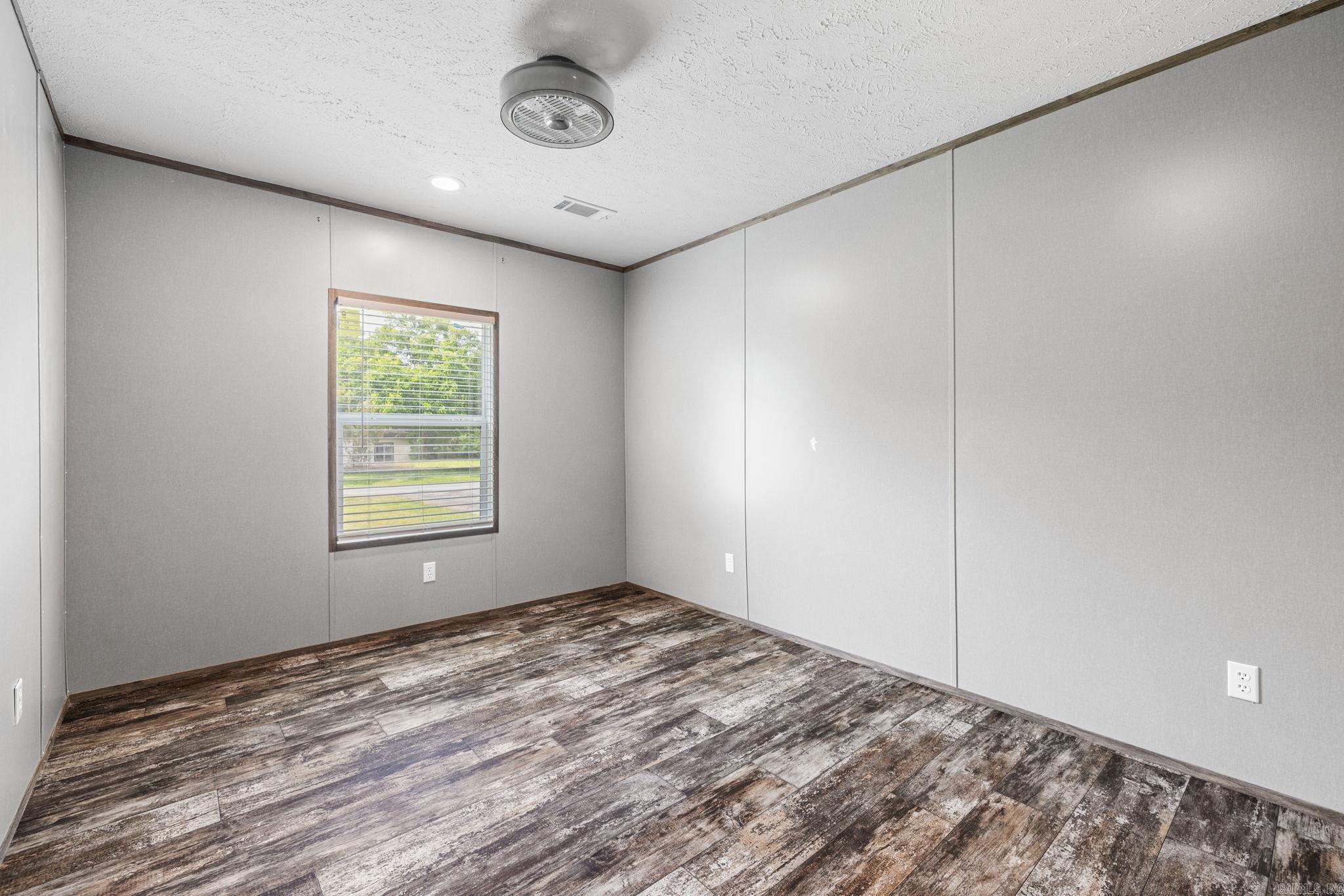 EAST MEADOW - Residential