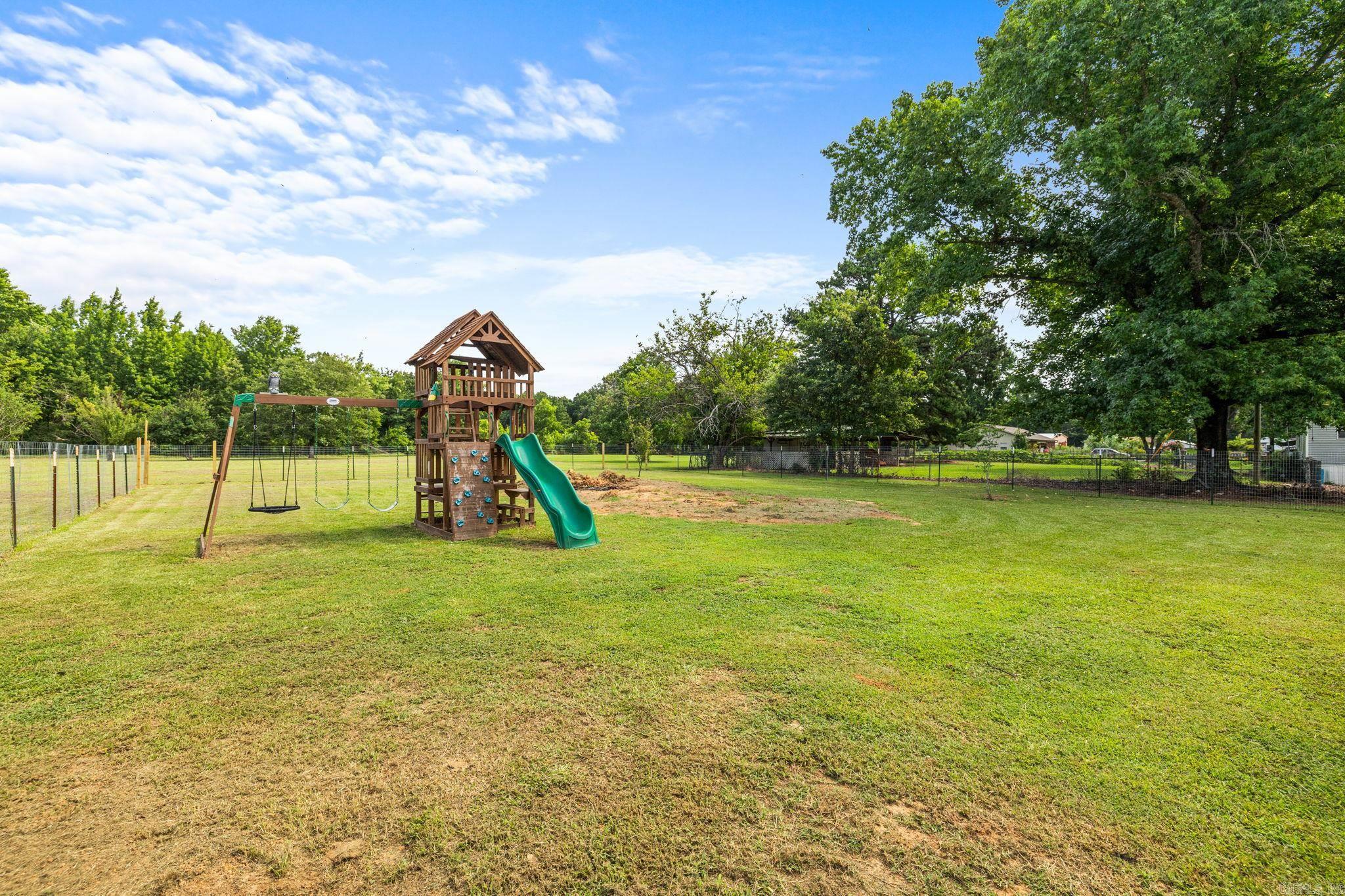 EAST MEADOW - Residential