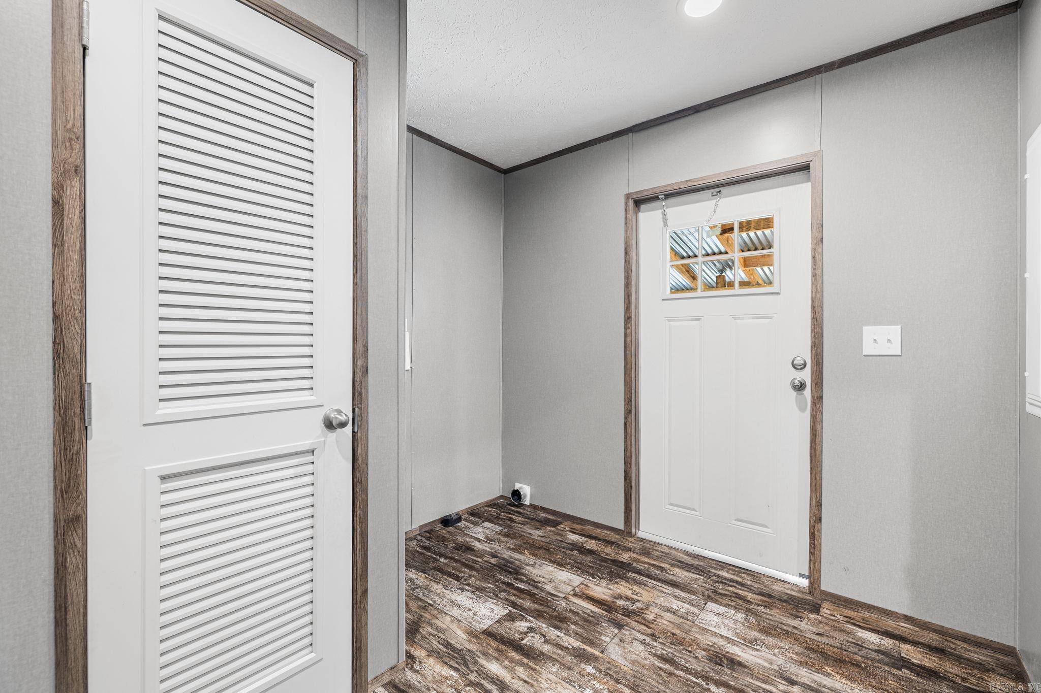 EAST MEADOW - Residential