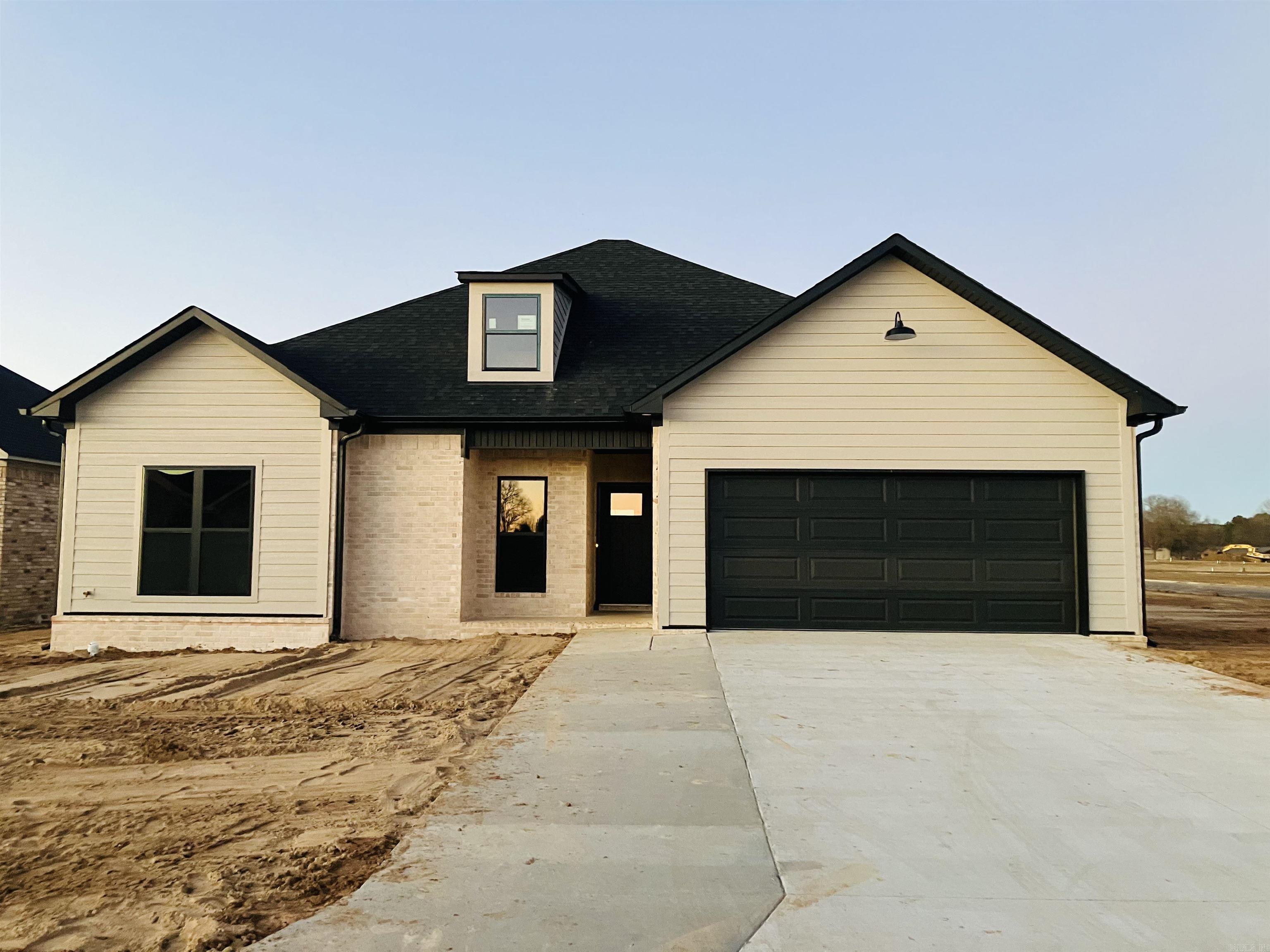 EAST MEADOW - Residential