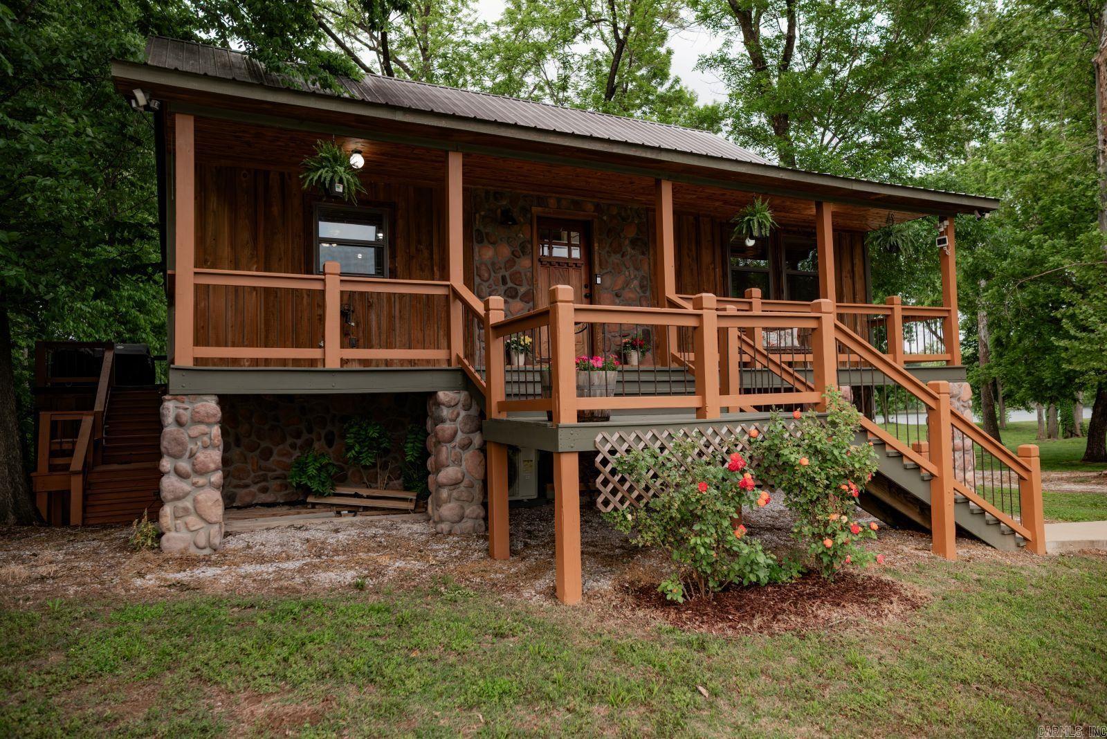 YORKTOWN - Residential