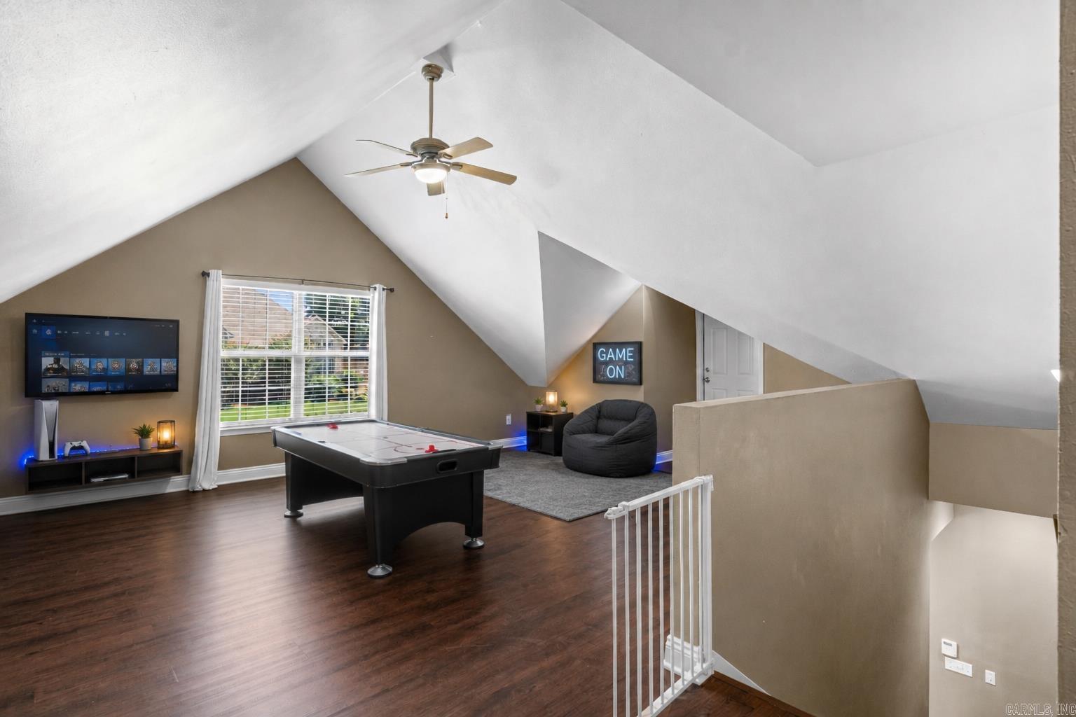 LONGHILLS VILLAGE - Residential