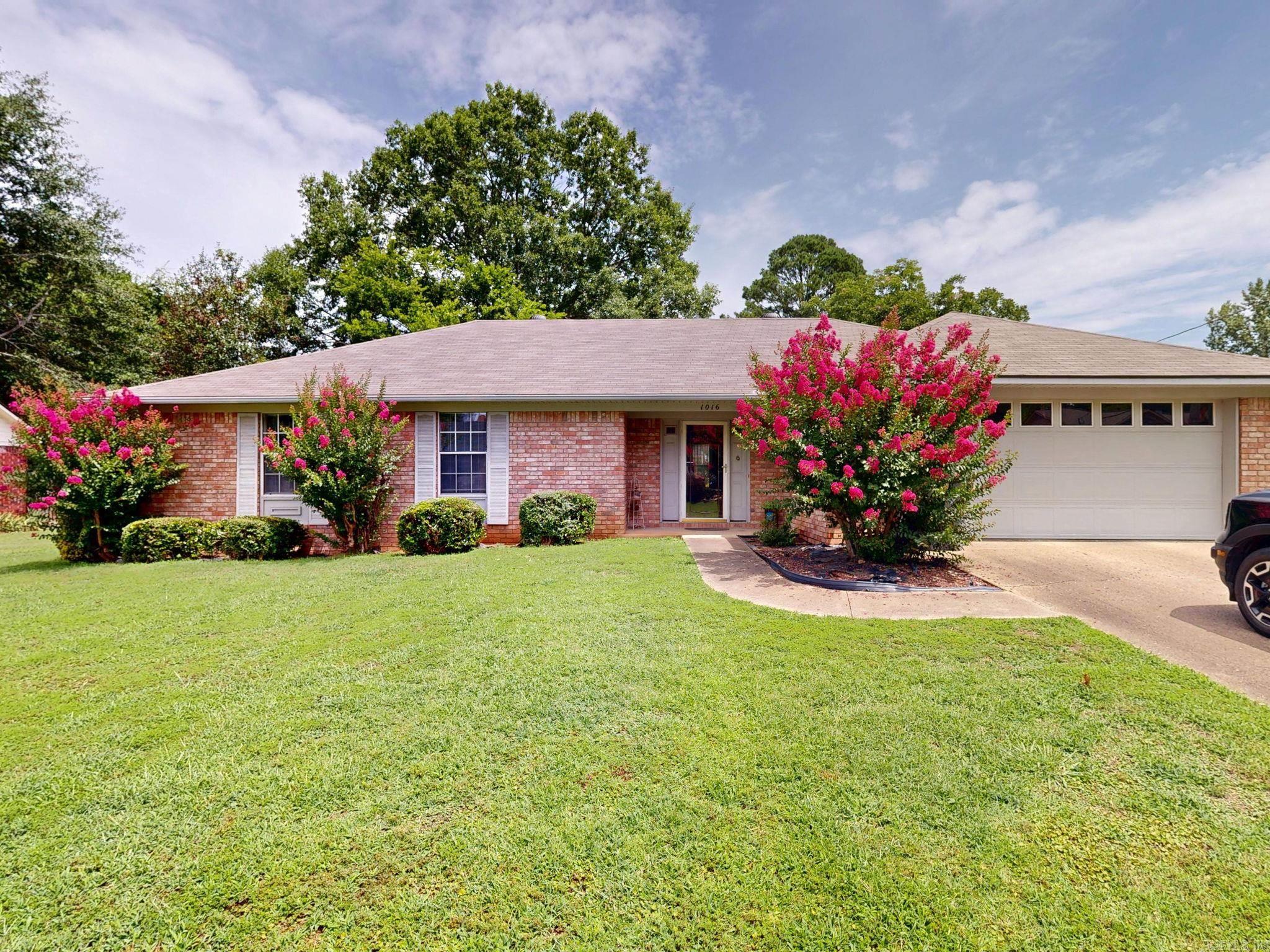 WILLOWBROOK - Residential