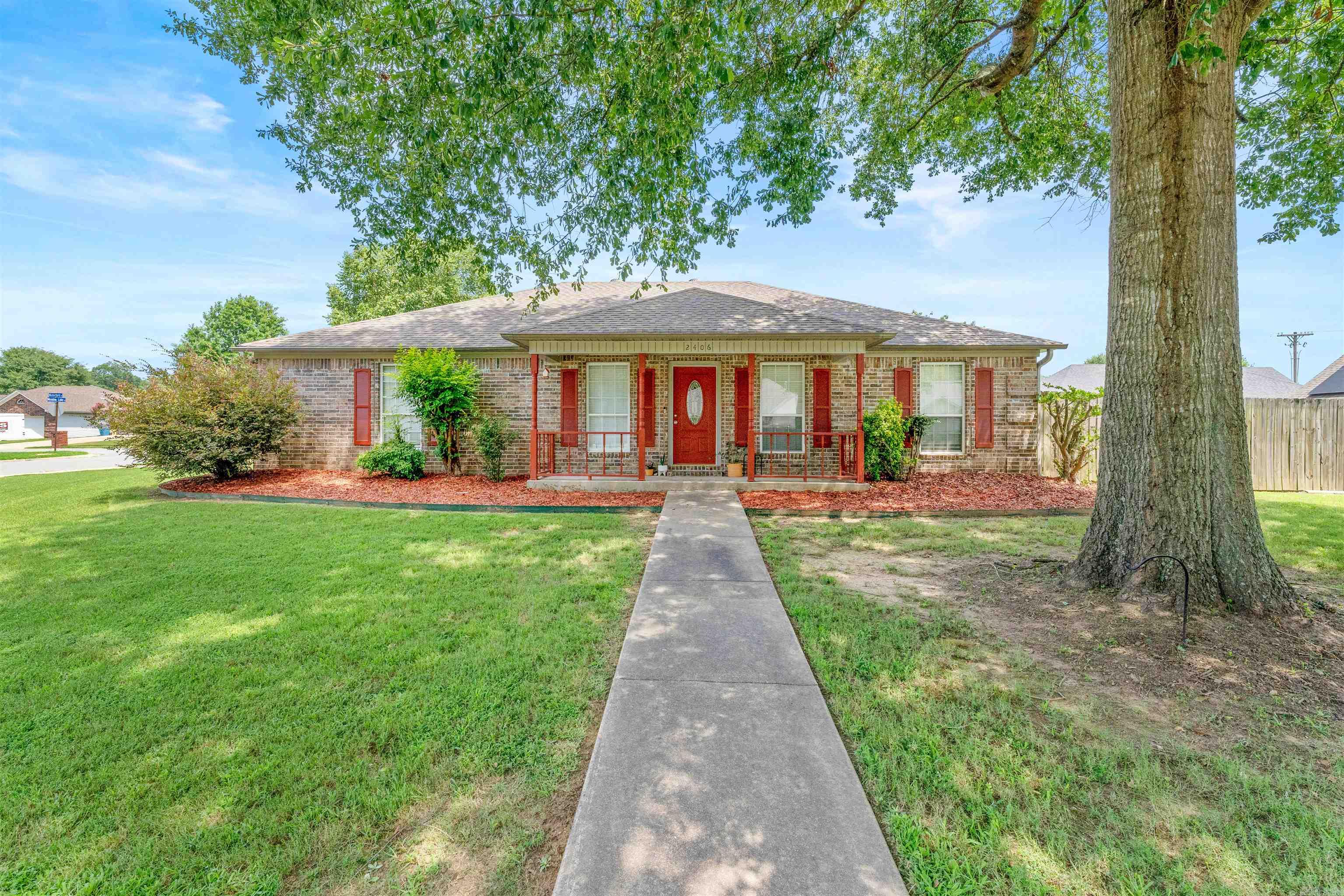 This 1472 square-foot home, nestled in a charming corner lot of a great subdivision, boasts three bedrooms and two baths, offering spacious and comfortable living spaces. Its split floor plan ensures privacy, with the master bedroom secluded from the other bedrooms. The property is surrounded by a fully privacy-fenced yard, providing security and a sense of seclusion. The exterior features a vast side yard, perfect for outdoor activities and gatherings. This well-designed home combines convenience, privacy, and style, making it an ideal residence for a modern family.  Seller will Provide a $500 paint allowance. YOU DON'T WANT TO MISS THIS ONE!