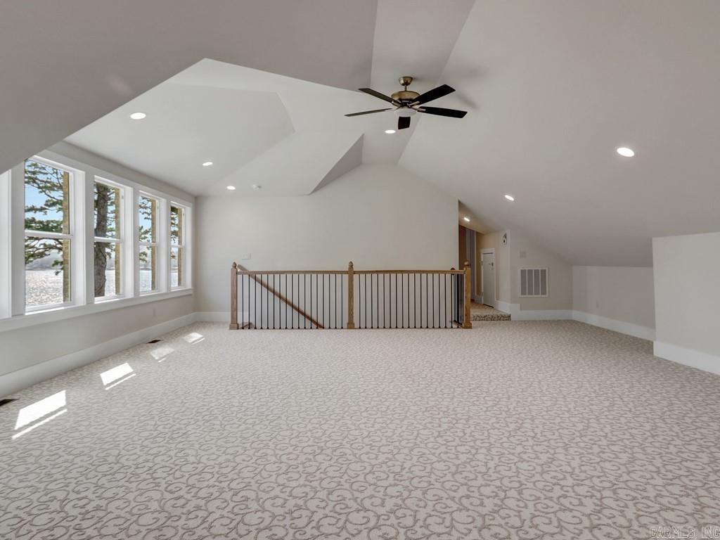 ARKRIDGE LAKE ESTATES - Residential
