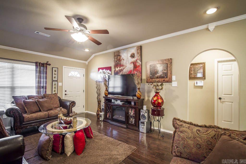 PARKWAY MEADOWS - Residential